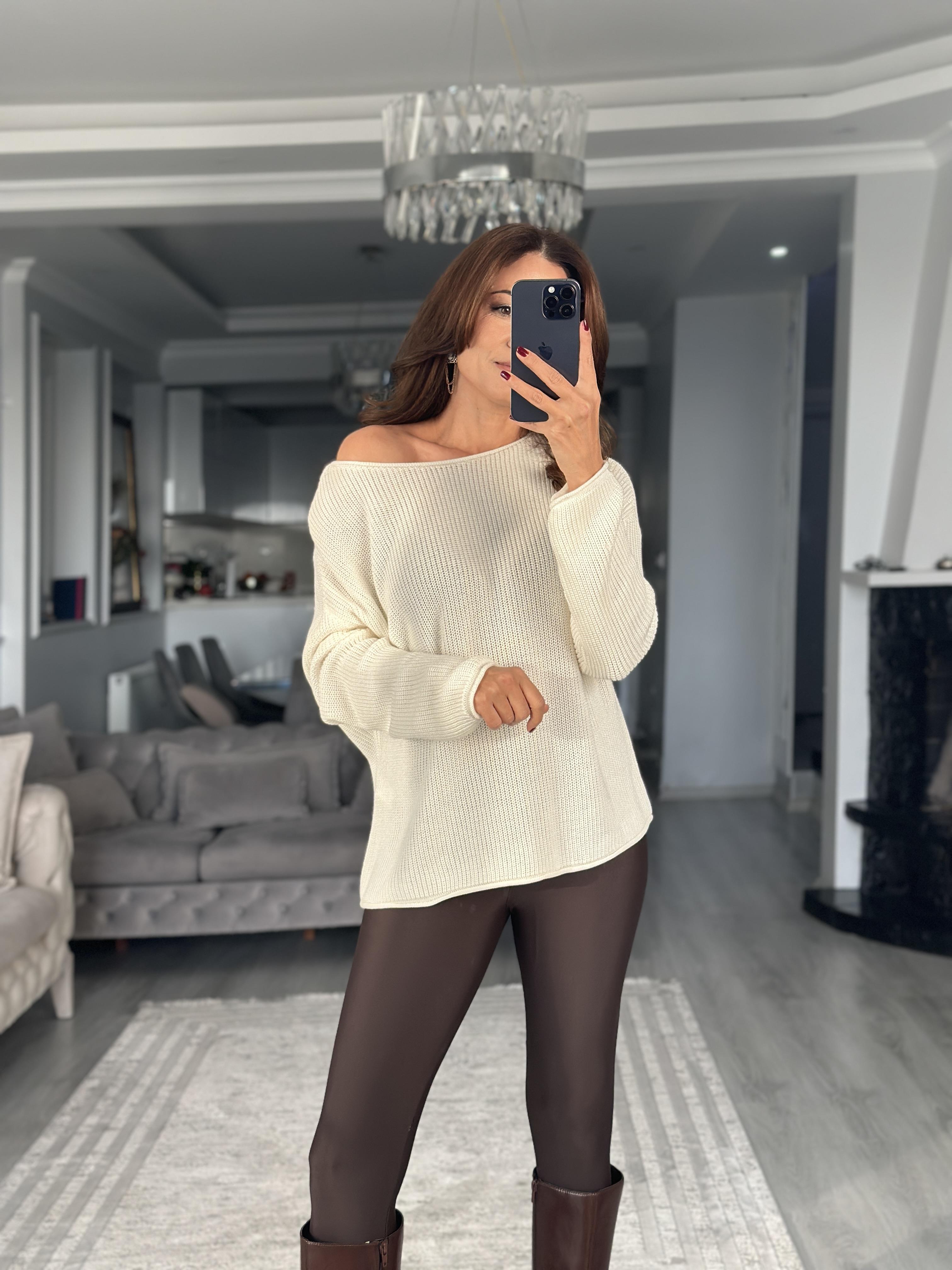 Ekru Kayık Yaka Basic Kadın Triko Kazak