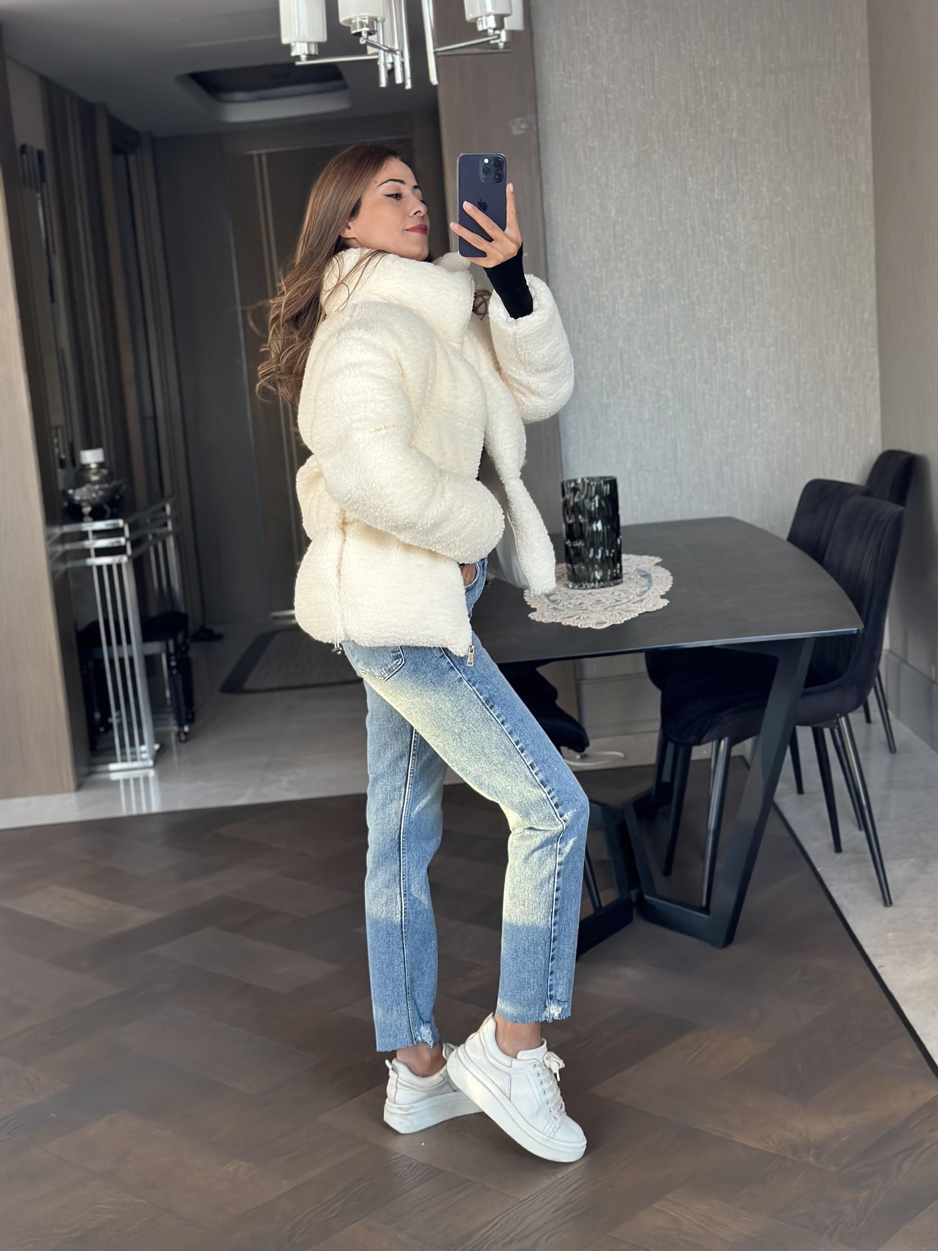 Ekru Kuzu Şişme Kadın Mont