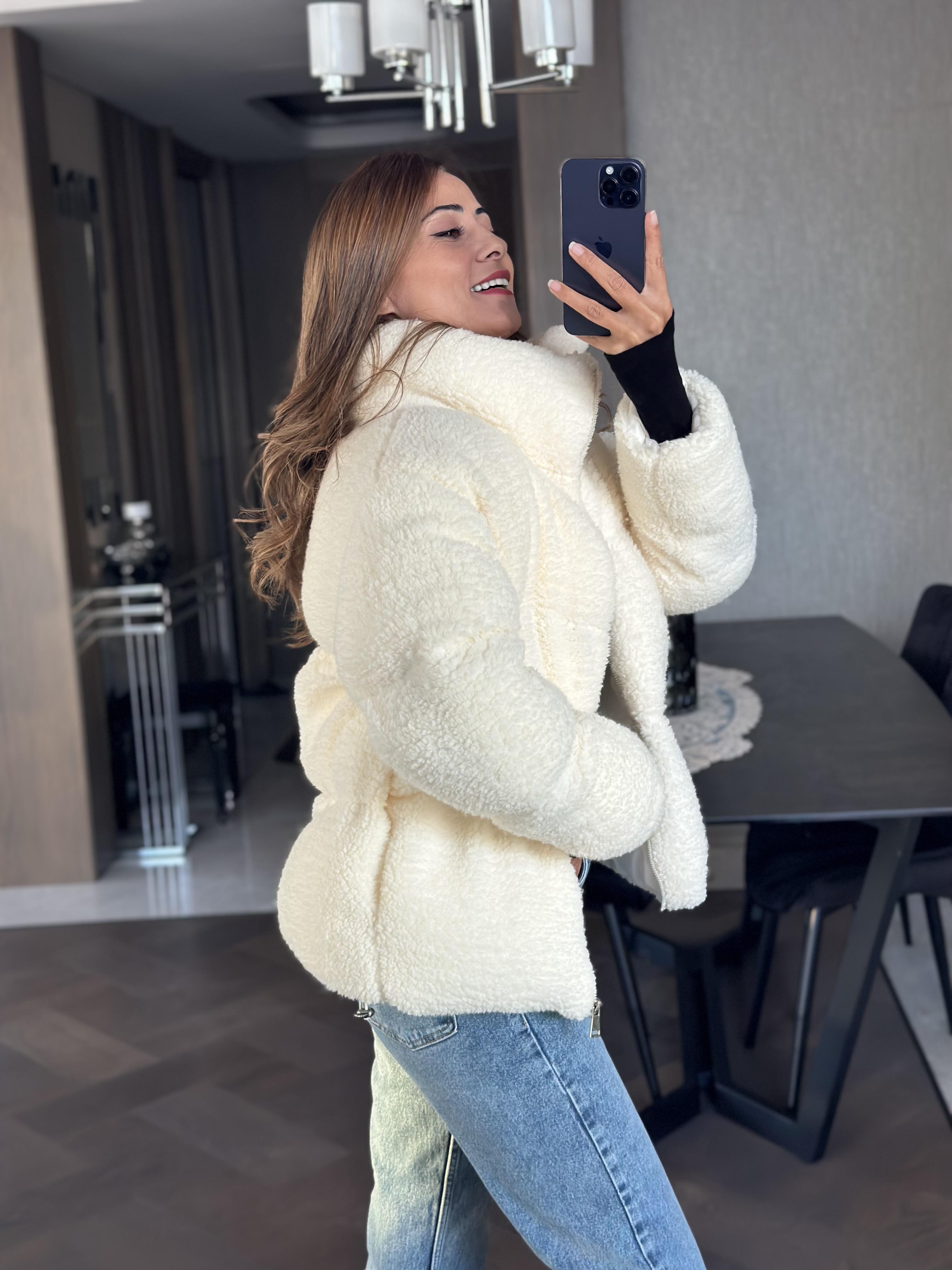 Ekru Kuzu Şişme Kadın Mont