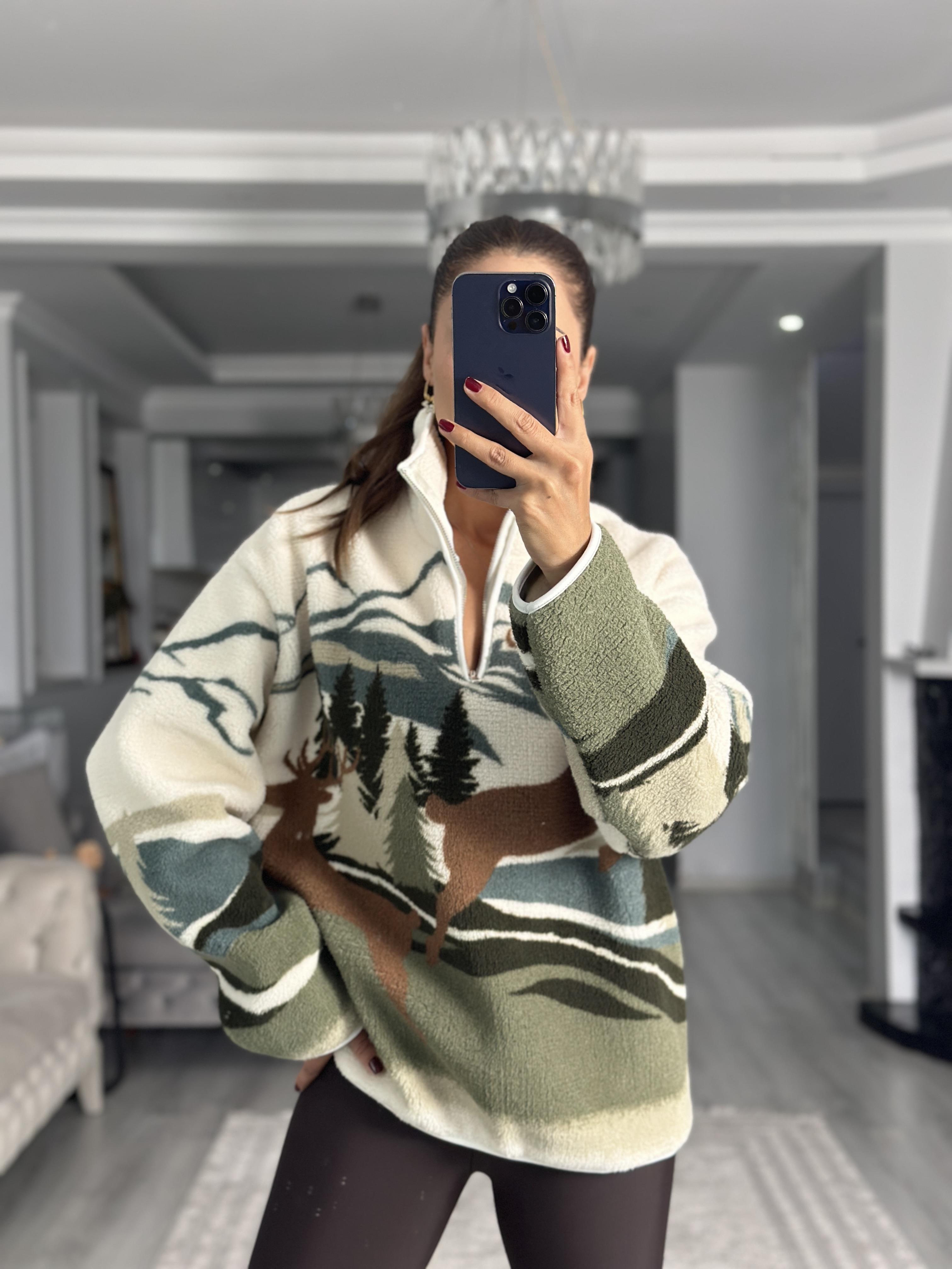 Ekru Orman Ve Geyik Desenli Yarım Fermuarlı Peluş Kadın Sweatshirt