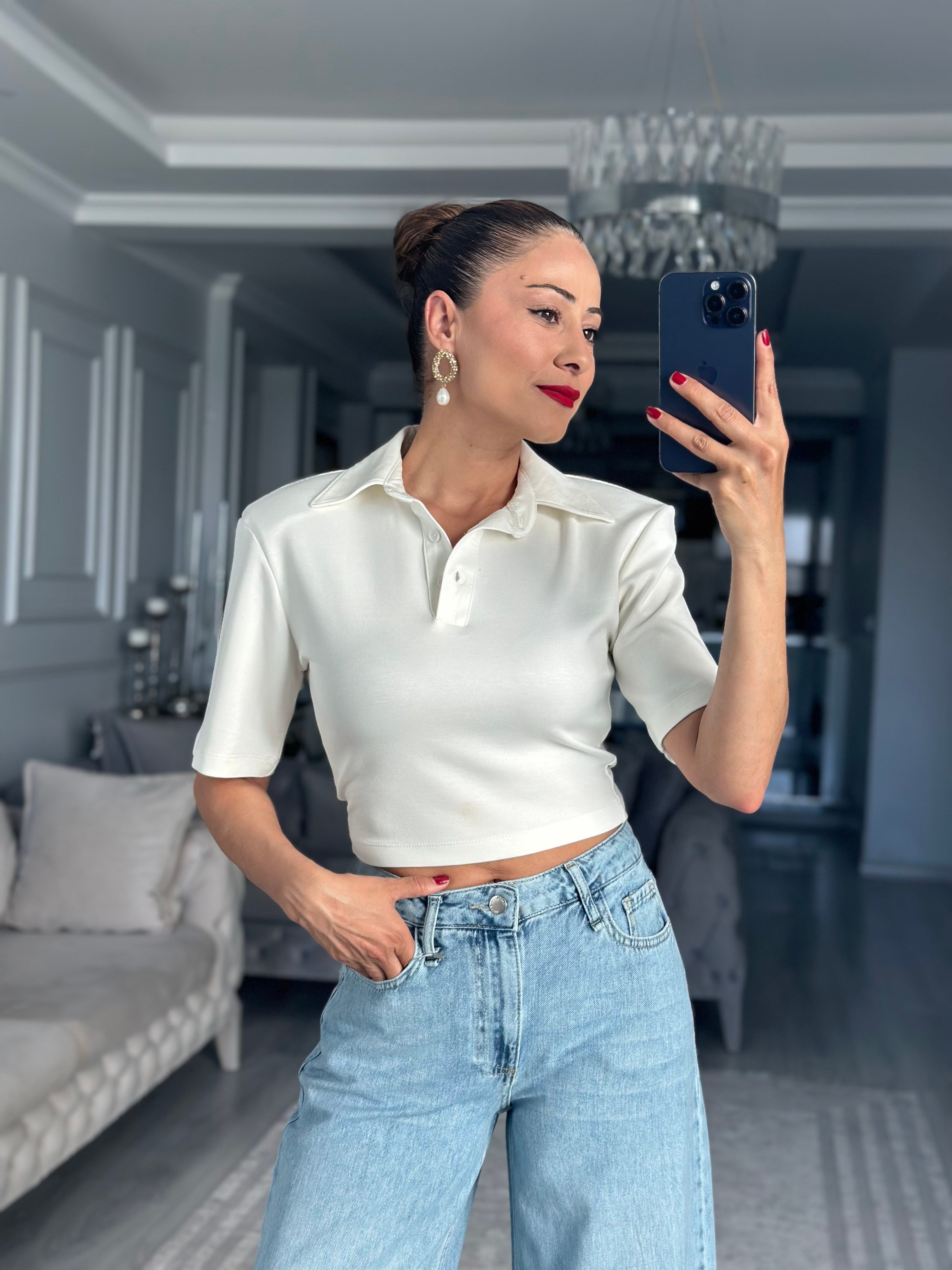 Ekru Polo Yaka Vatkalı Kadın Crop T-Shirt