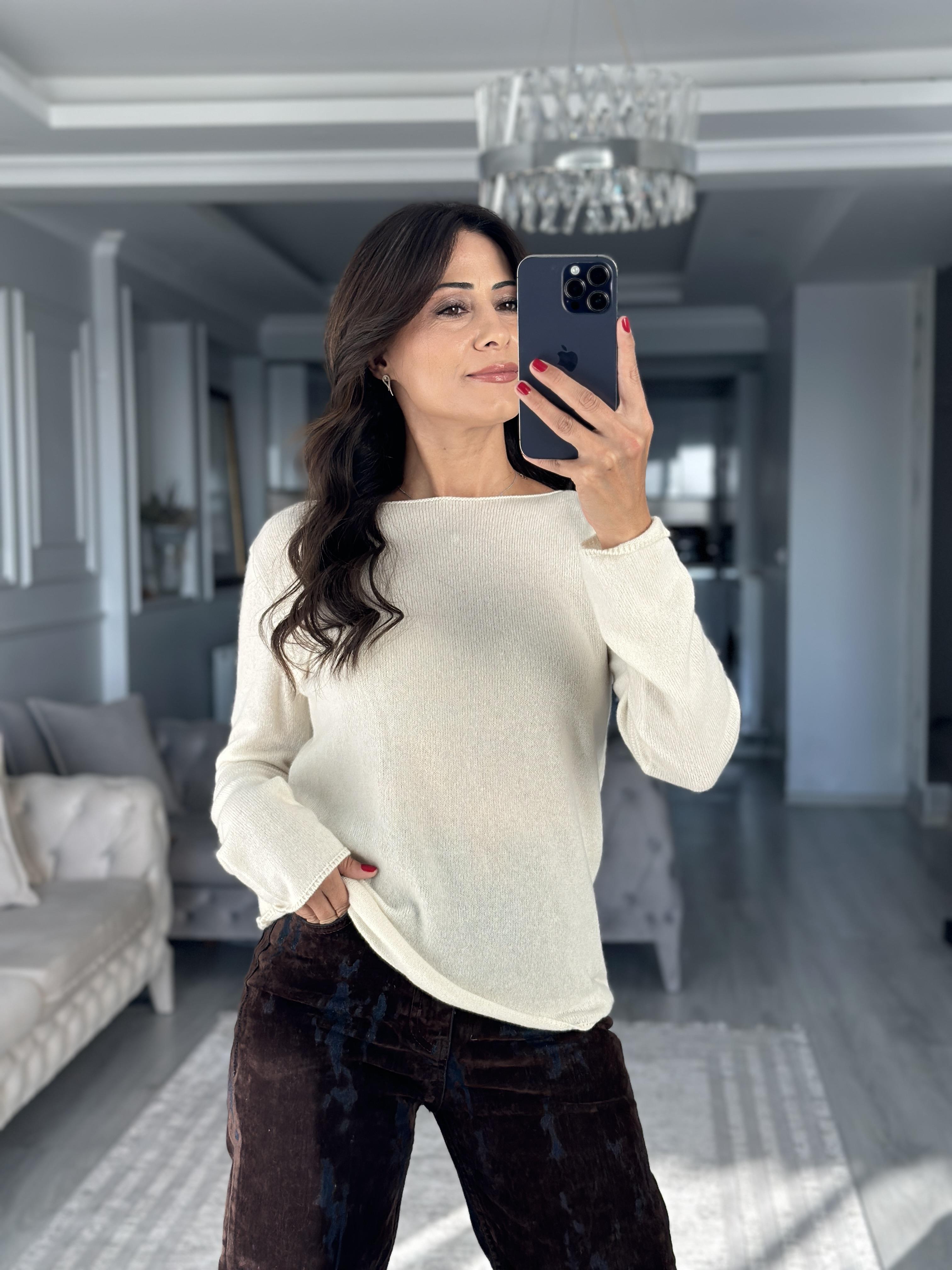 Ekru Premium Kaşmir Kayık Yaka Kadın Kazak
