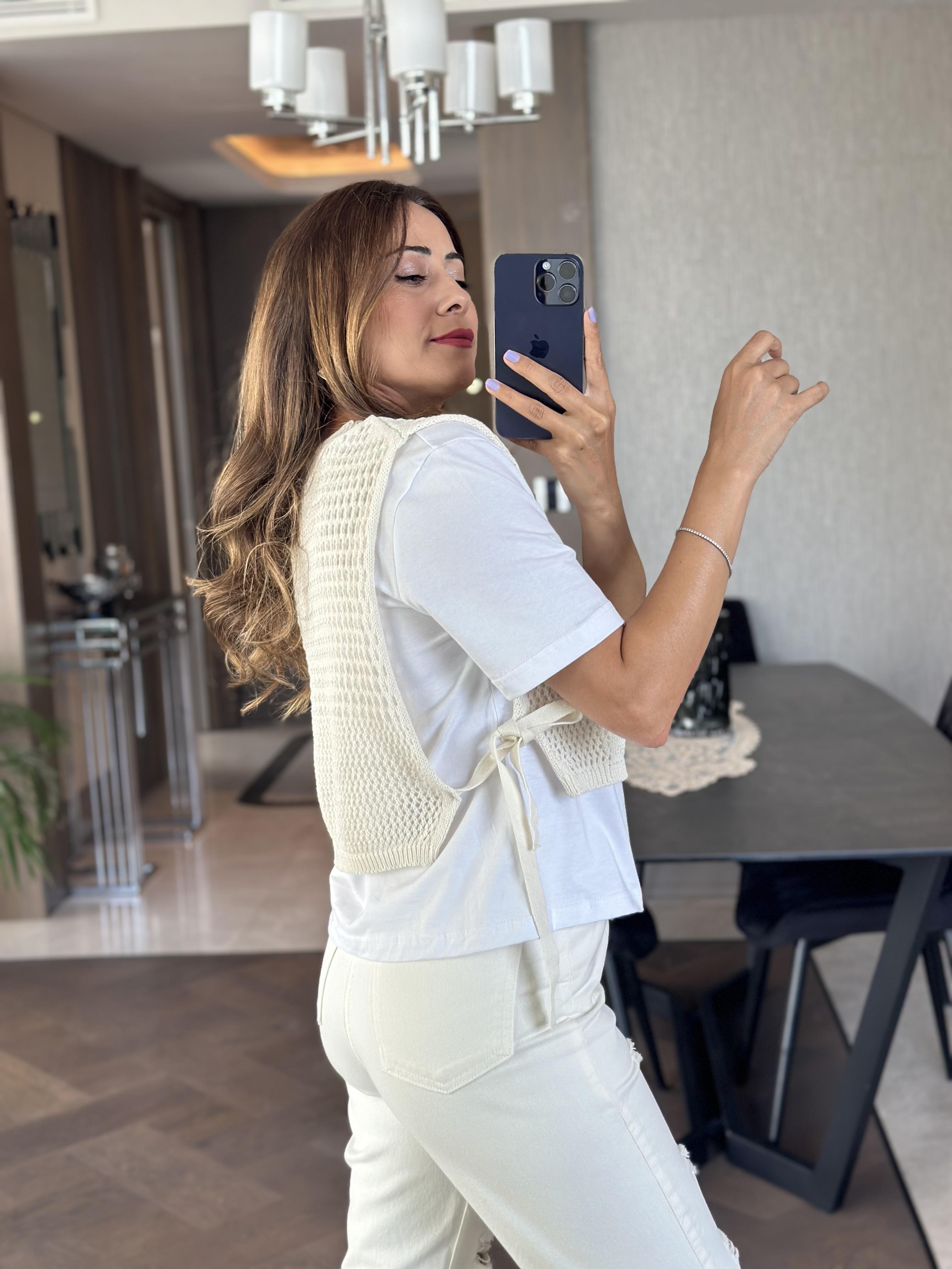 Ekru Triko Garnili Bisiklet Yaka Kadın T-Shirt