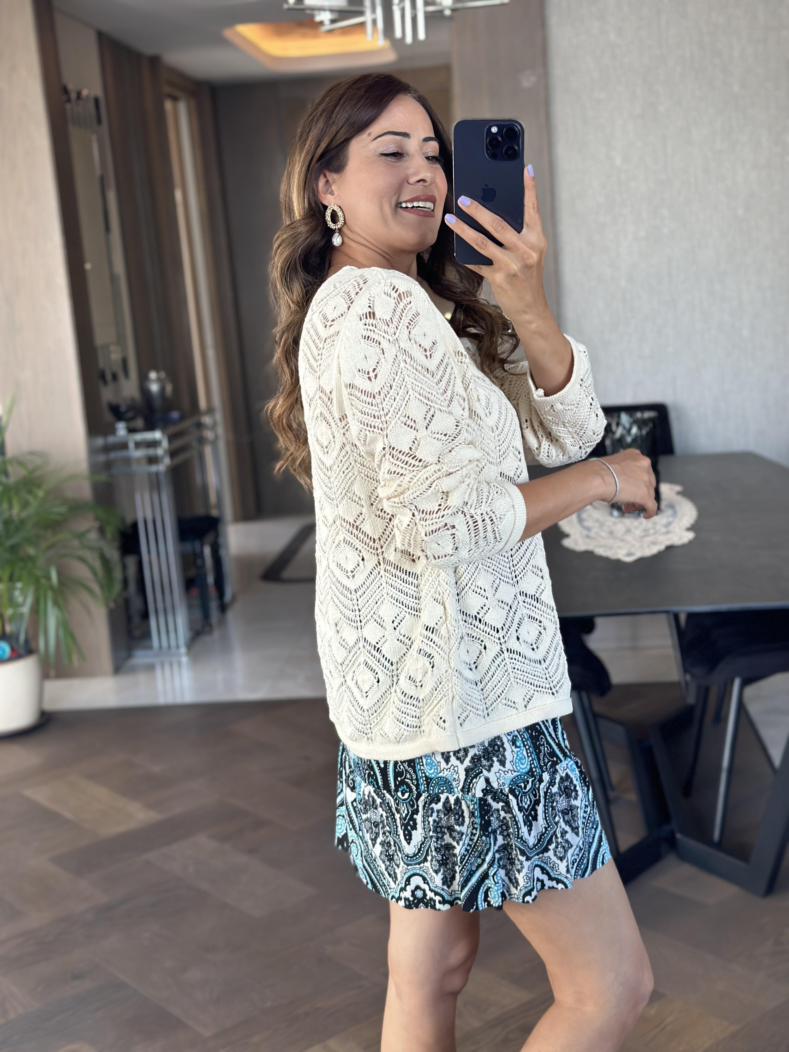 Ekru V Yaka Ajurlu Örgü Kadın Triko Kazak