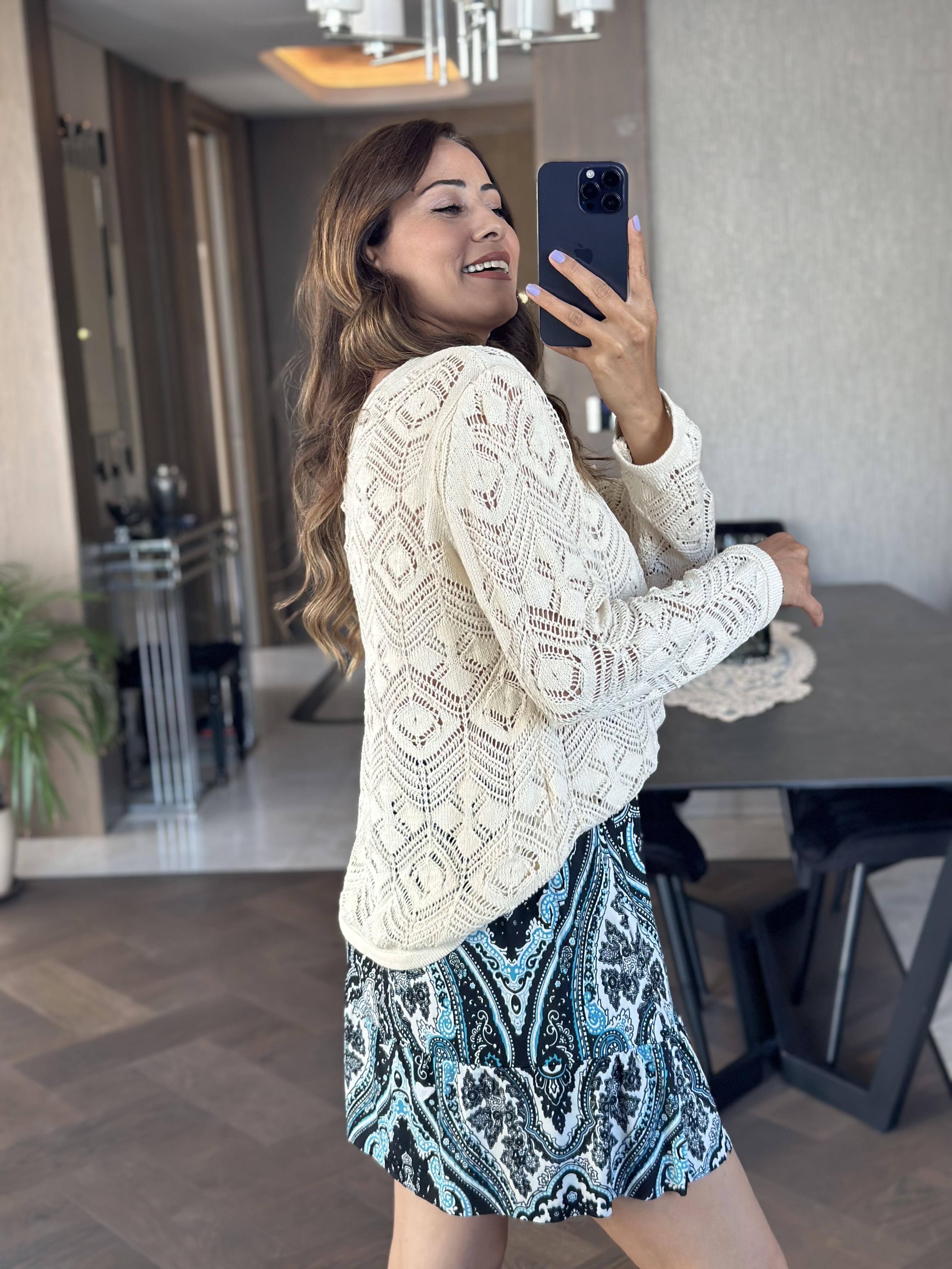 Ekru V Yaka Ajurlu Örgü Kadın Triko Kazak