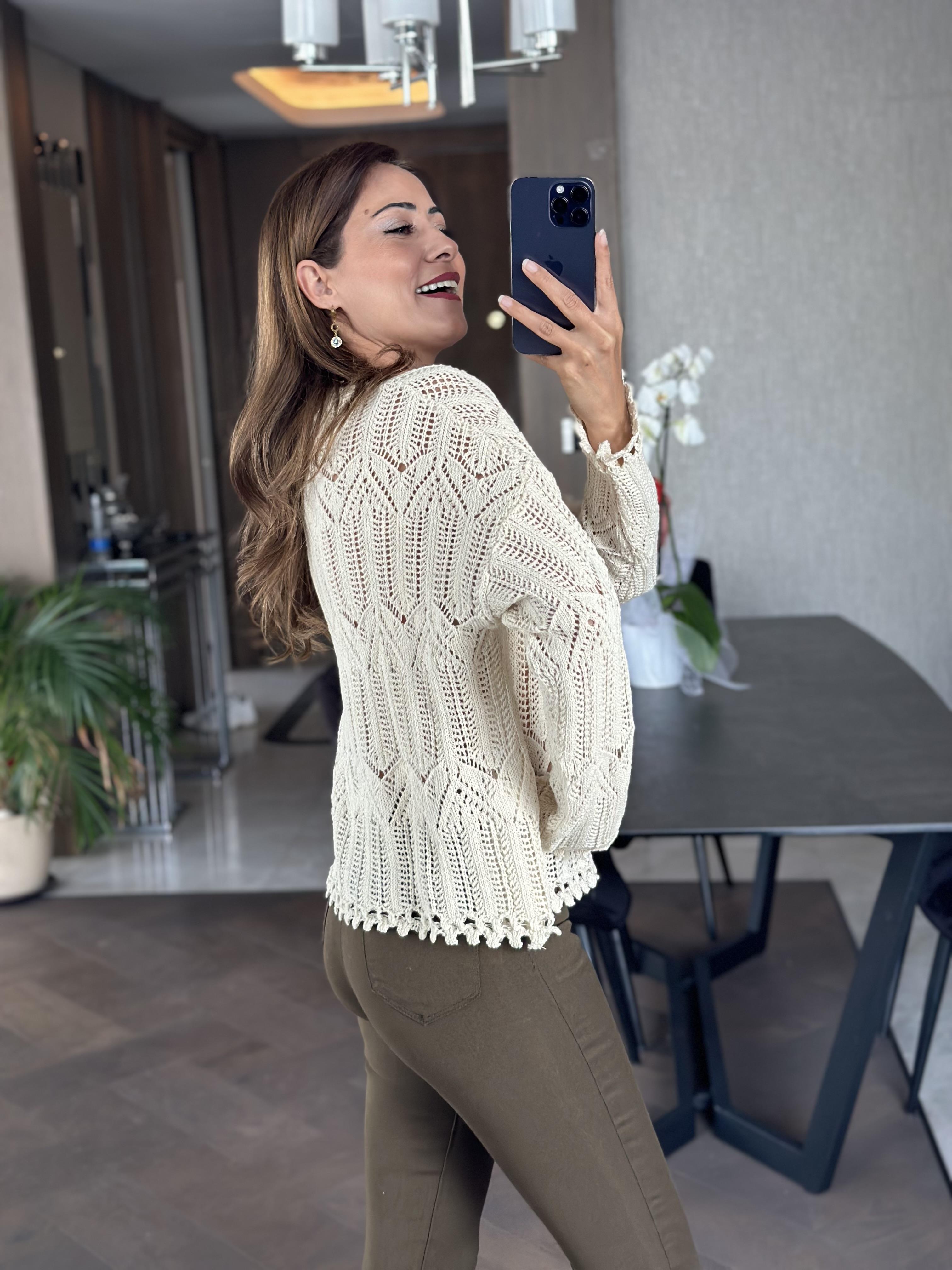 Ekru V Yaka Örgü Kadın Triko Kazak