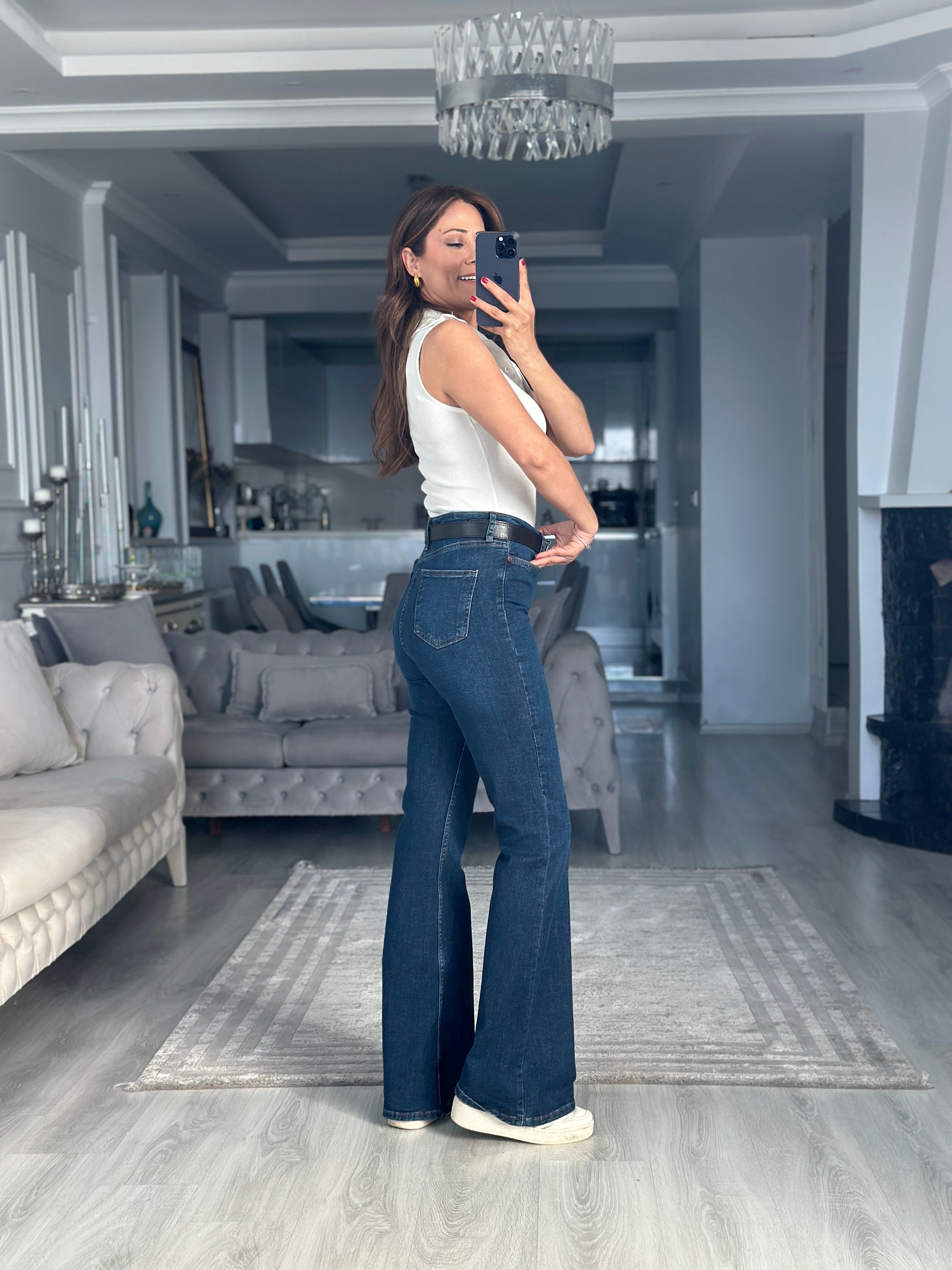Ekru Yarım Düğmeli Fit Kolsuz Kadın Body