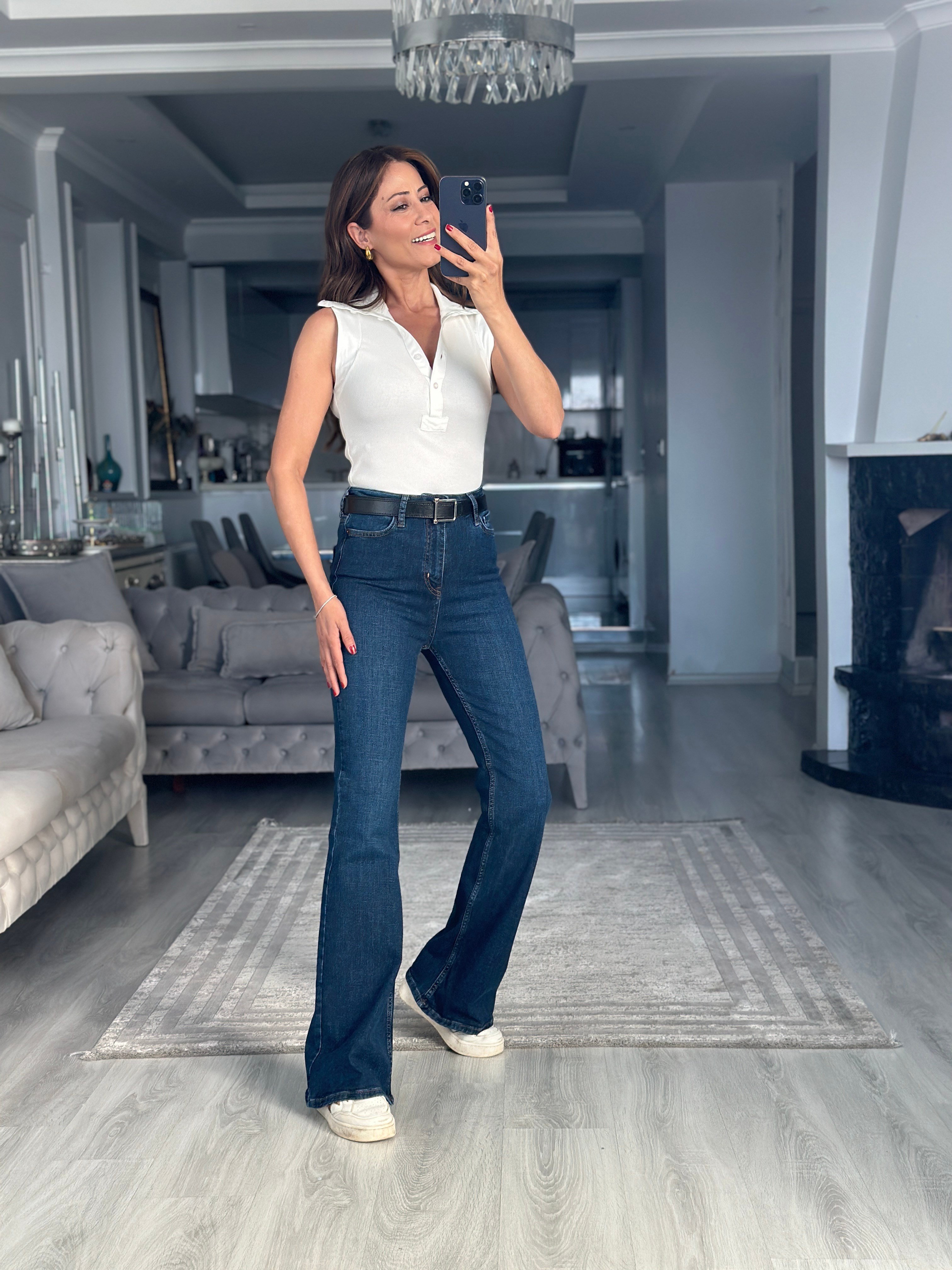 Ekru Yarım Düğmeli Fit Kolsuz Kadın Body