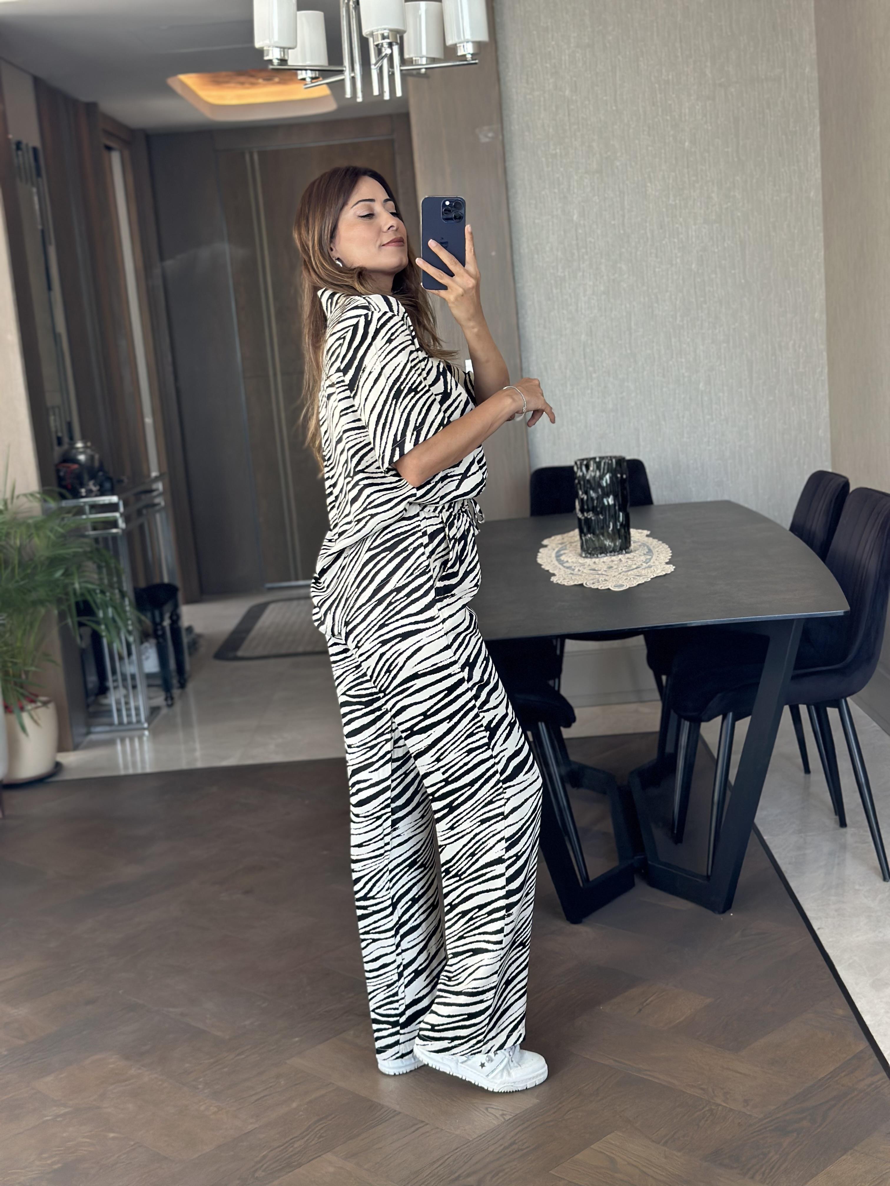 Ekru Zebra Desenli Kısa Kol Gömlek Pantolon Kadın Alt Üst Takım