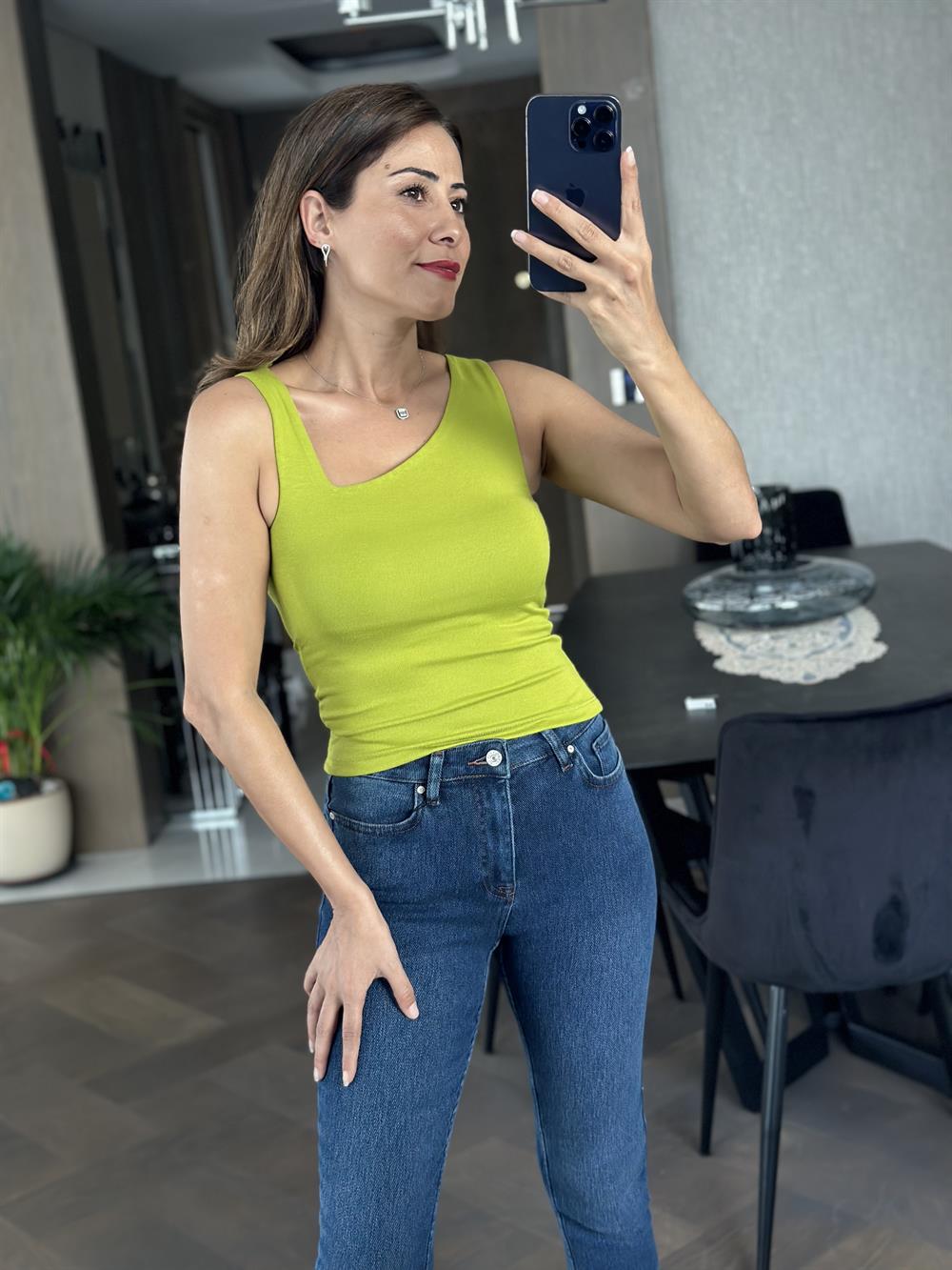 Fıstık Yeşili Yan V Yaka Modal Kadın Body