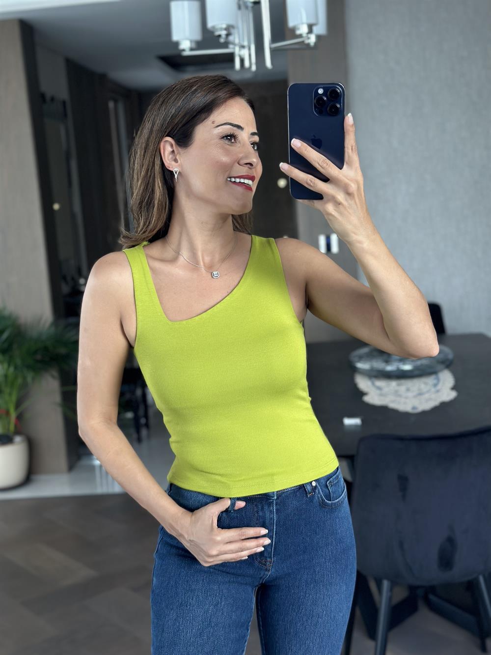 Fıstık Yeşili Yan V Yaka Modal Kadın Body