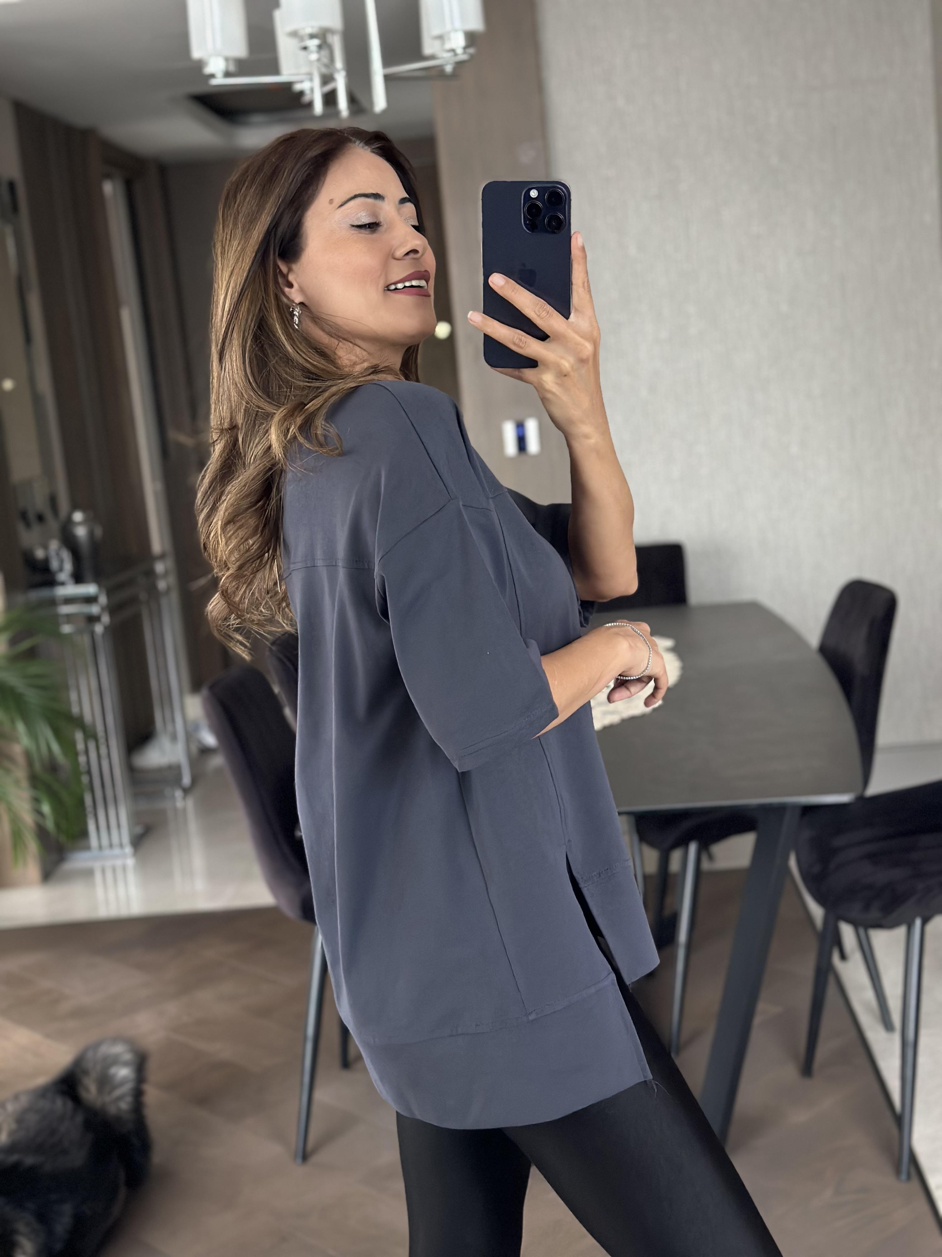 Füme Dikiş Detay Önü Çift Yırtmaçlı Kadın T-Shirt