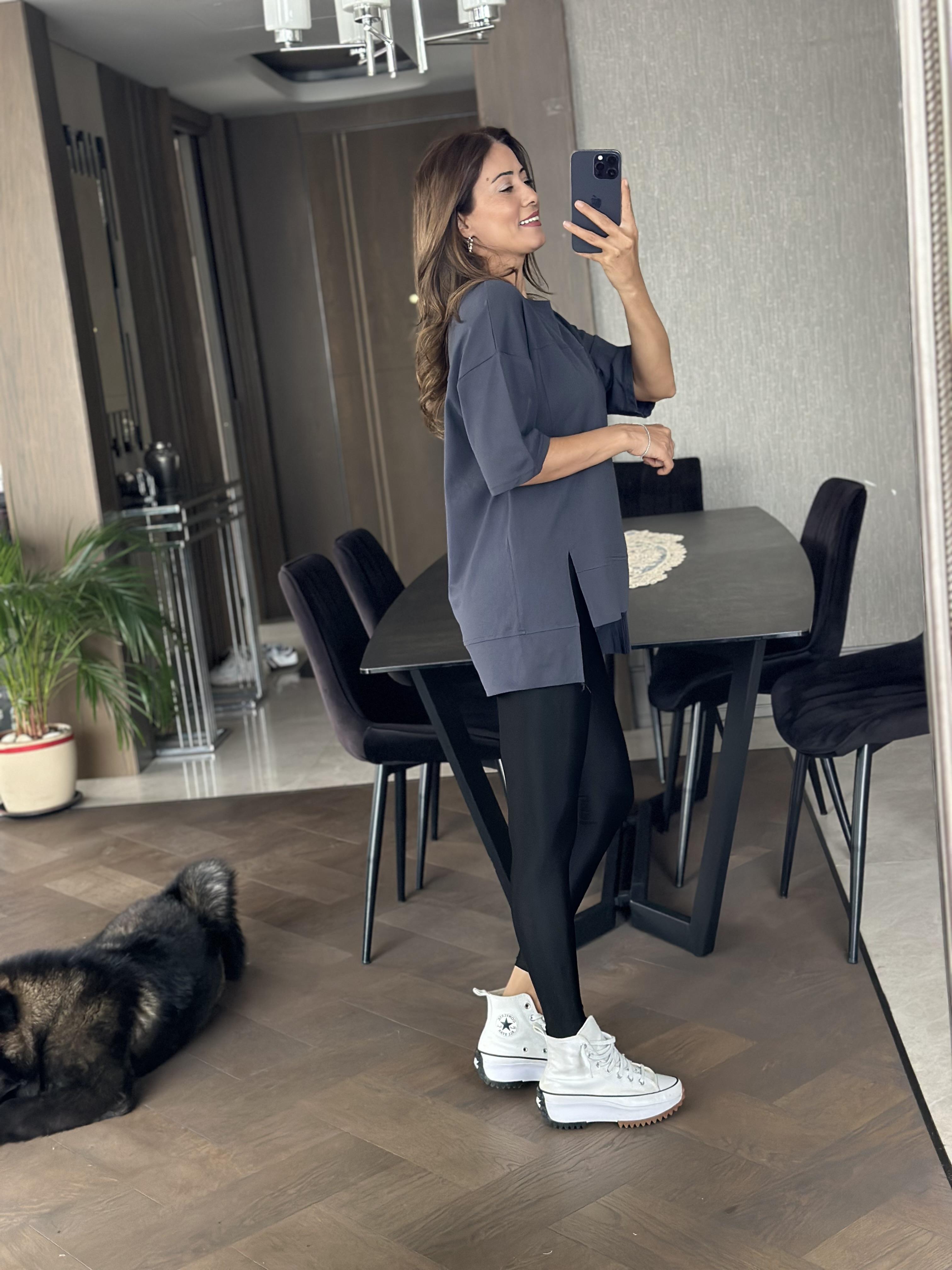 Füme Dikiş Detay Önü Çift Yırtmaçlı Kadın T-Shirt