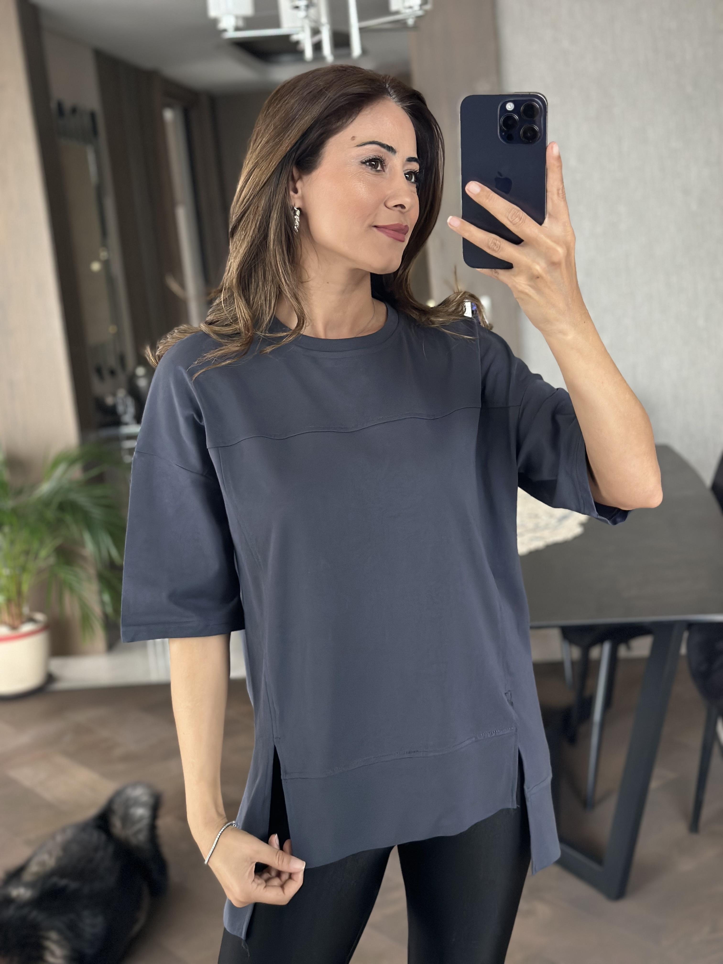 Füme Dikiş Detay Önü Çift Yırtmaçlı Kadın T-Shirt