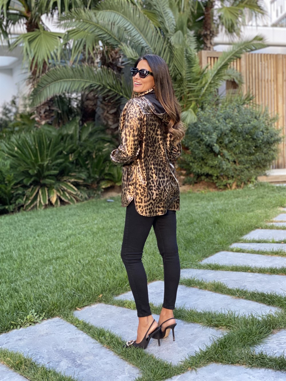 Gold Leopar Desen Kapüşonlu Lamine Kaplama Kadın Trençkot