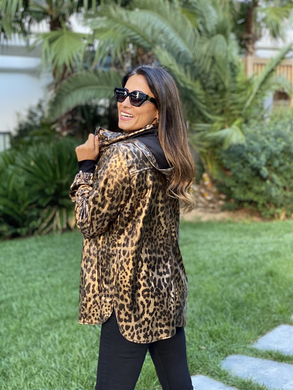 Gold Leopar Desen Kapüşonlu Lamine Kaplama Kadın Trençkot