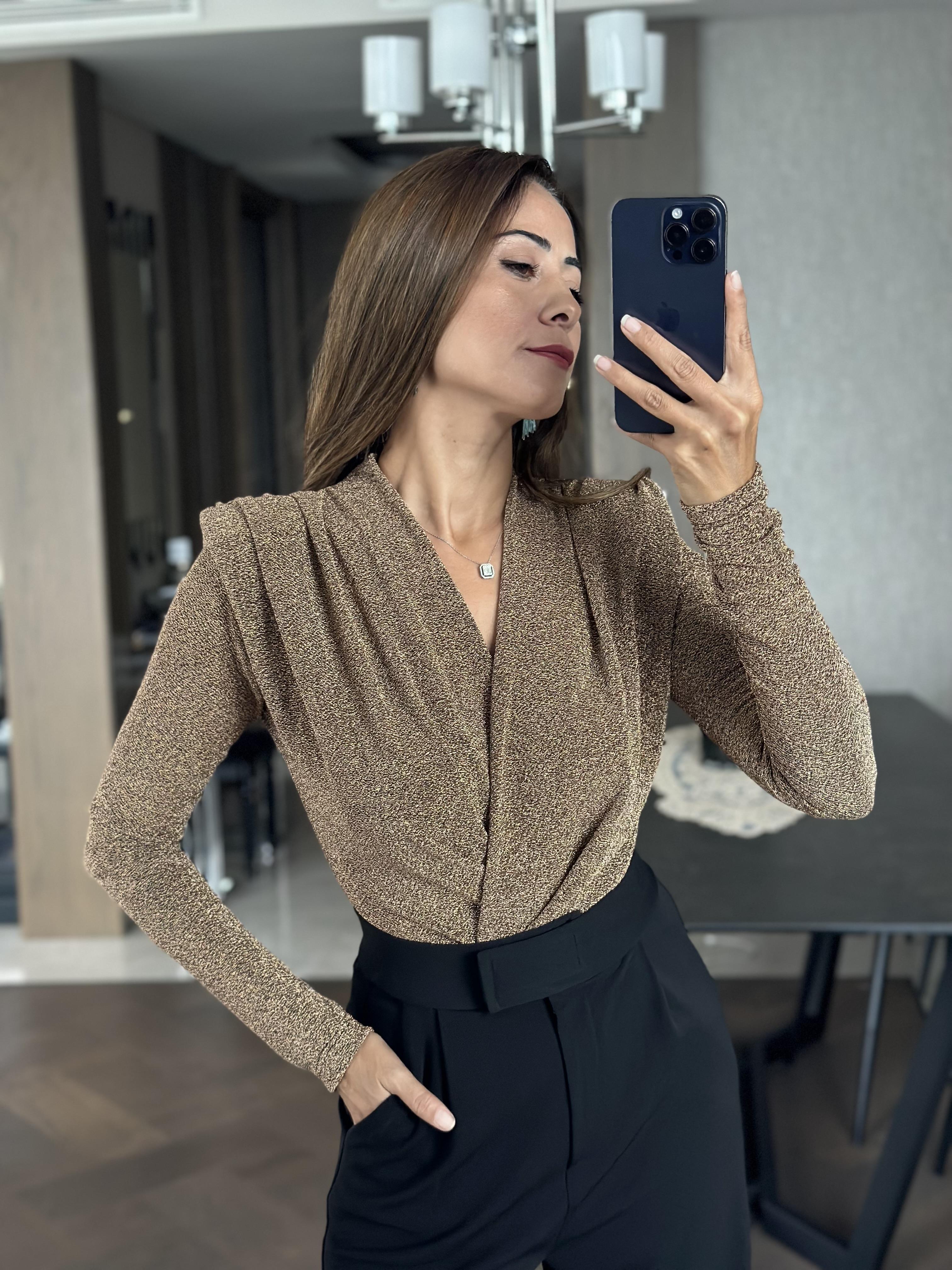 Gold Simli Vatkalı Kruvaze Yaka Kadın BodySuit