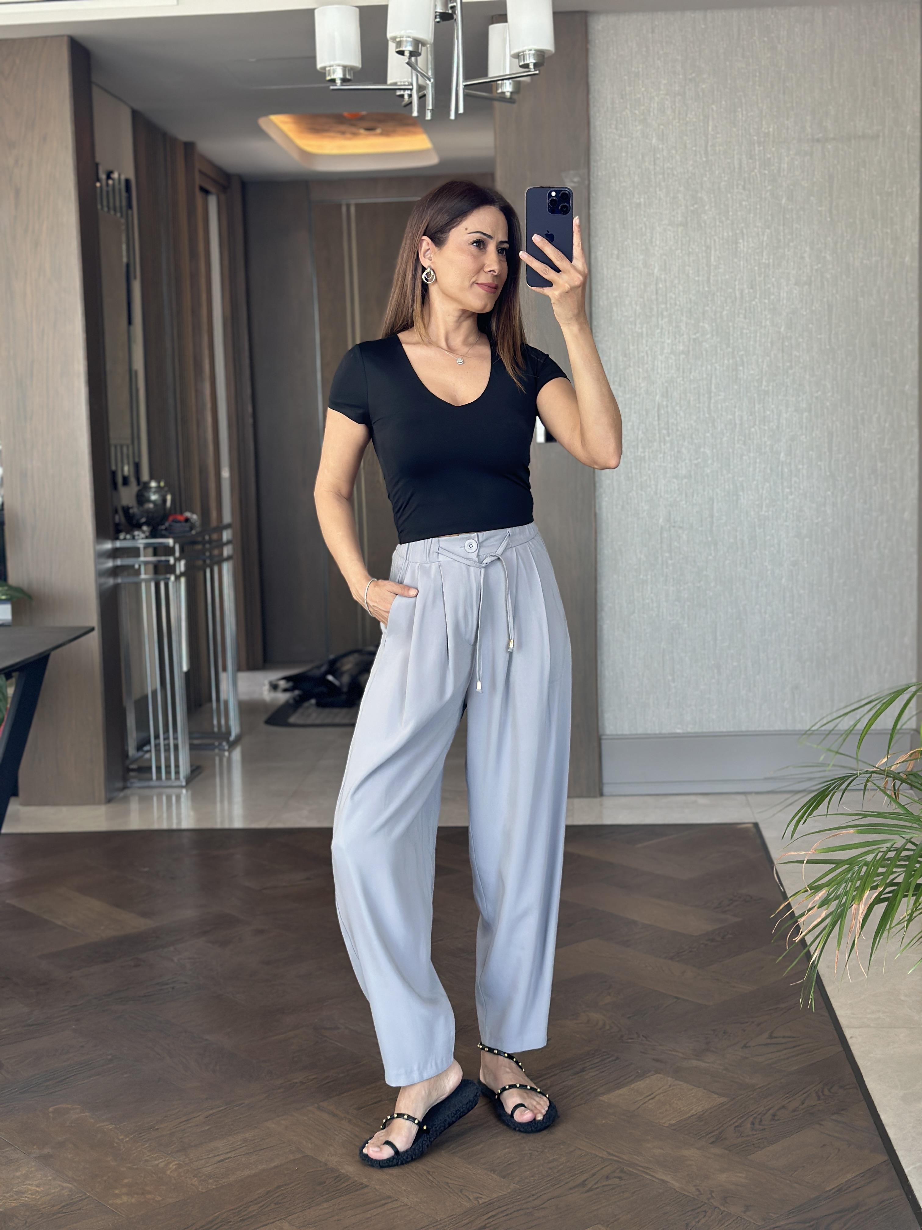Gri Beli Bağcıklı Önü Pileli Kadın Pantolon