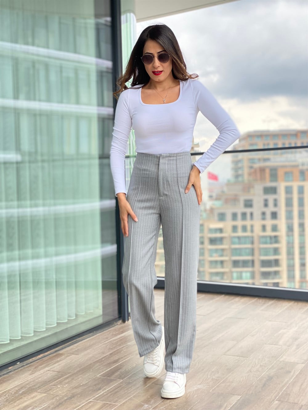 Gri Çizgili Kumaş Pantolon