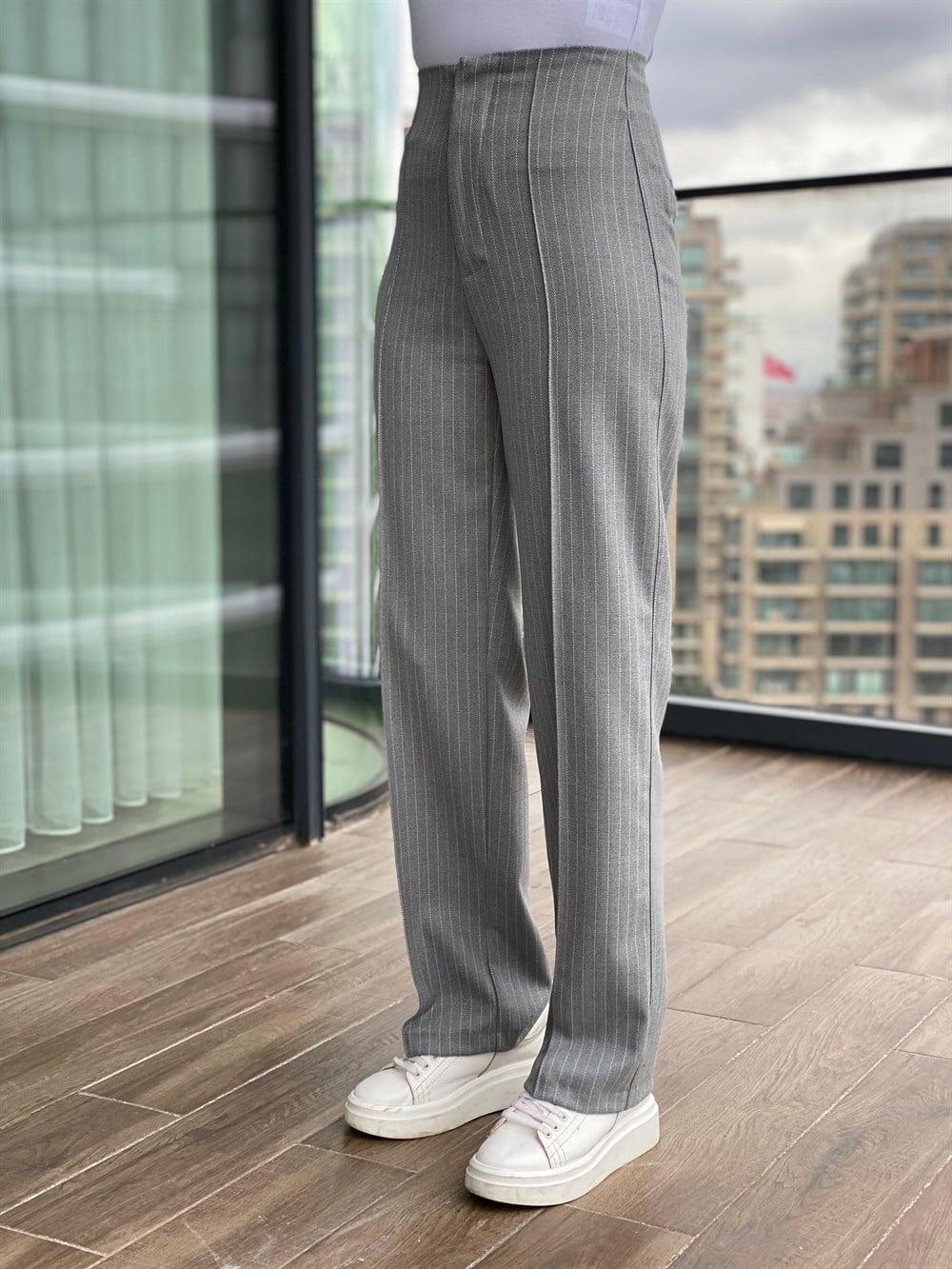 Gri Çizgili Kumaş Pantolon