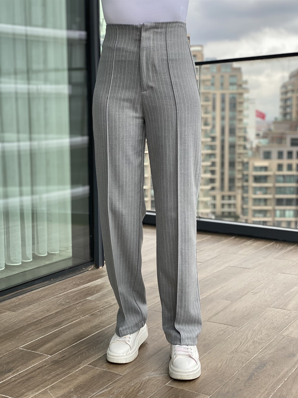 Gri Çizgili Kumaş Pantolon