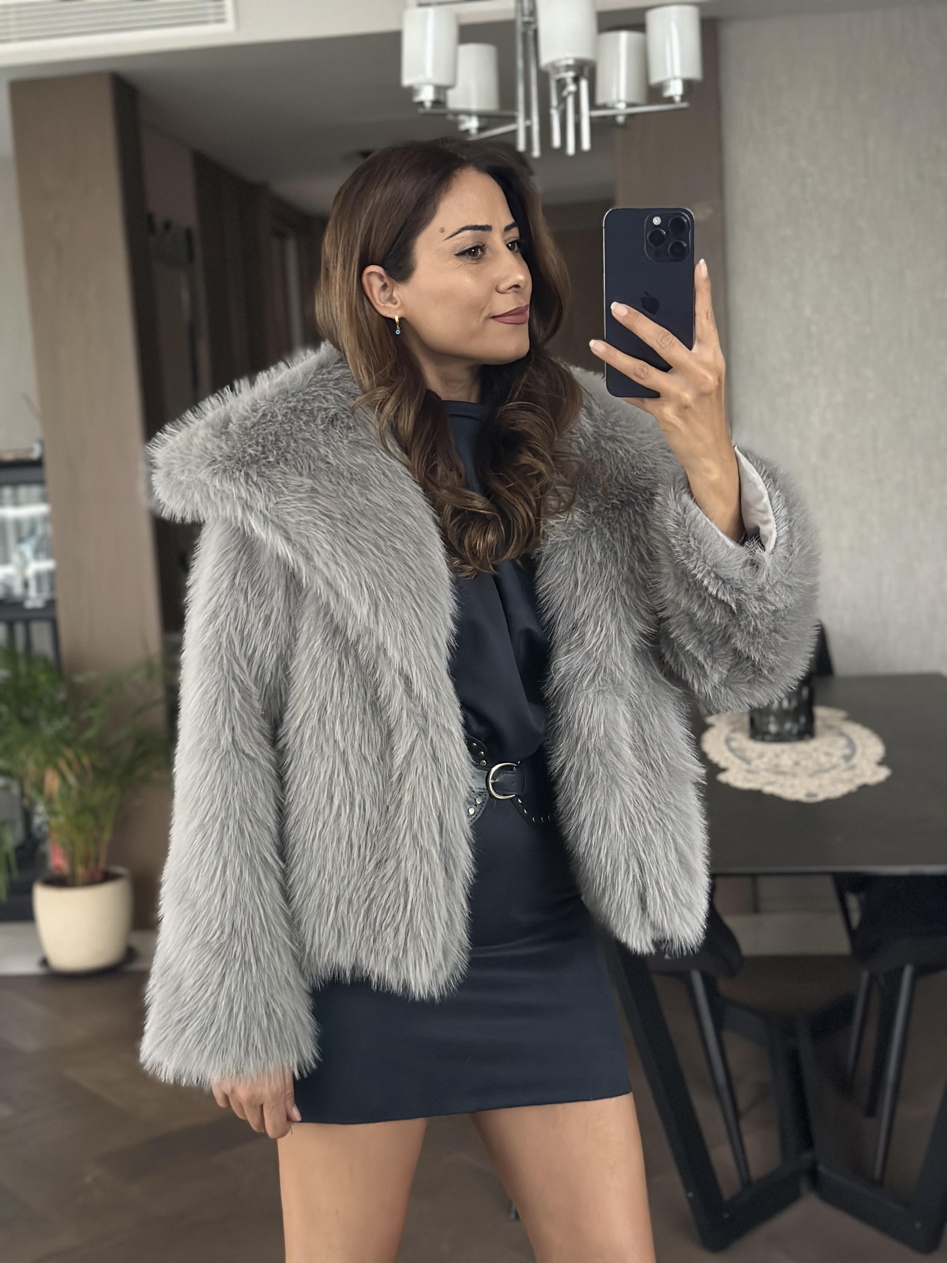 Gri Kısa Boy Lolita Kadın Kürk Mont