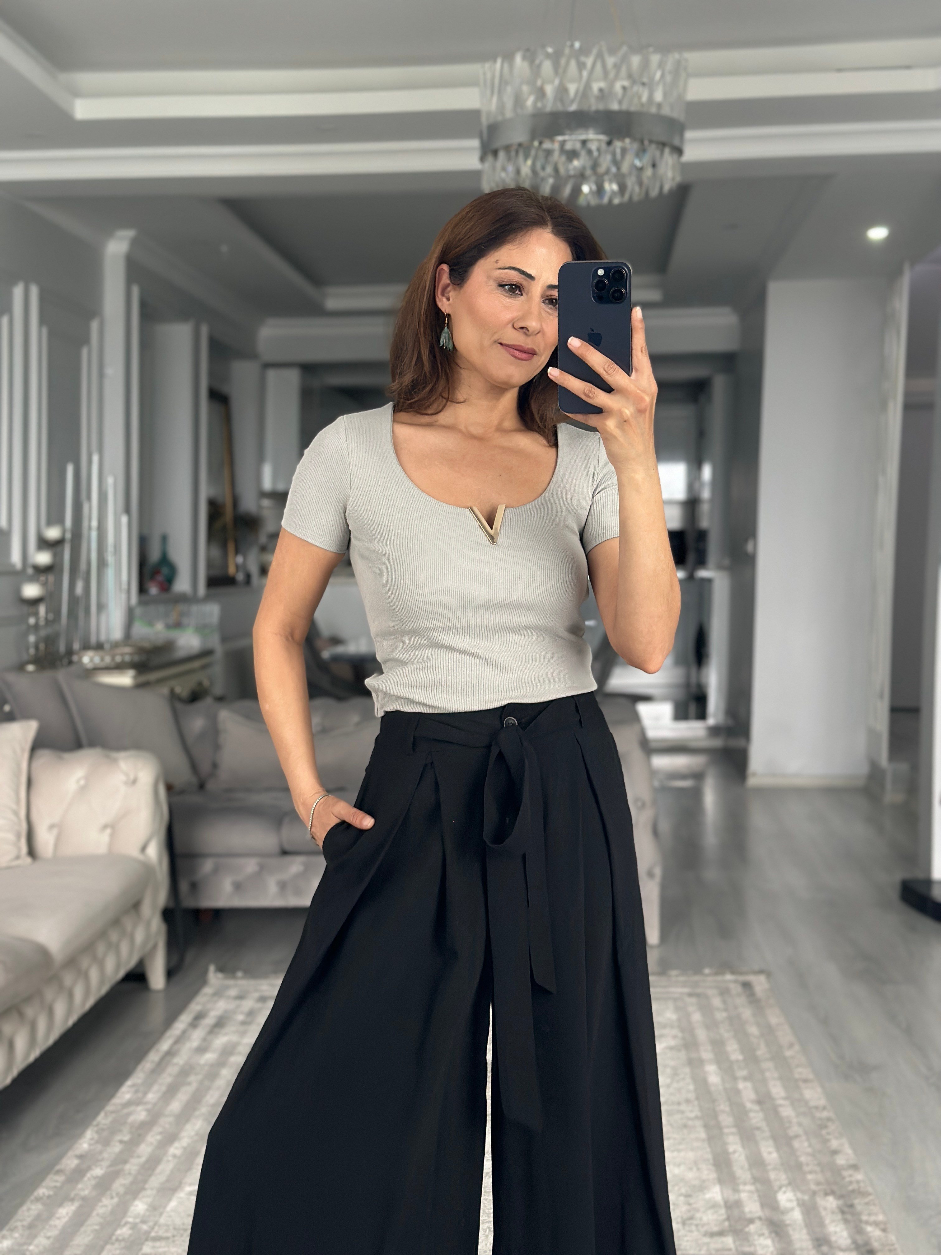 Gri Kısa Kol Gold V Demirli Kaşkorse Kadın Body
