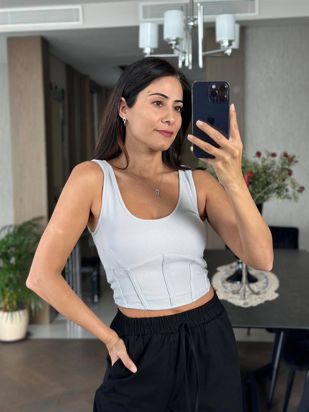 Gri U Yaka Önü Biyeli Kadın Crop Body