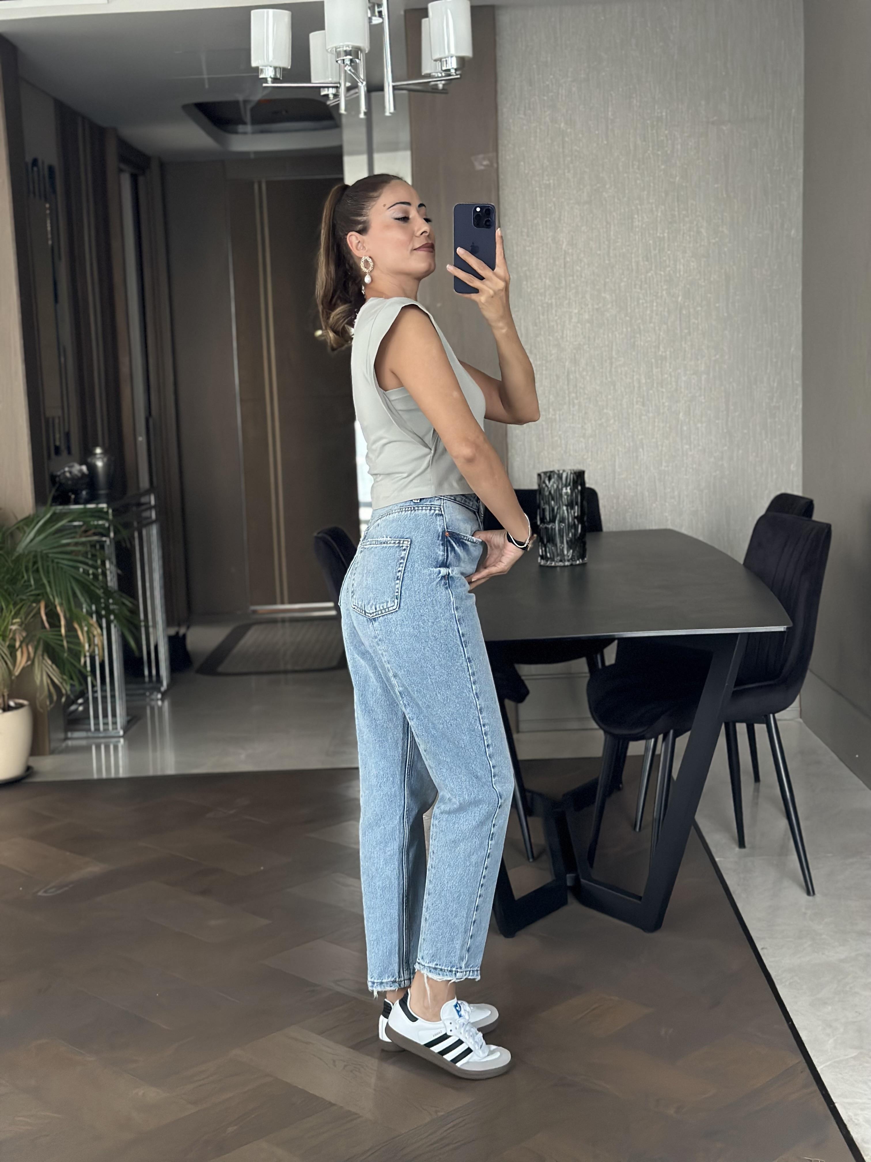 Gri Vatka Görünümlü Sıfır Kol Kadın Crop Body