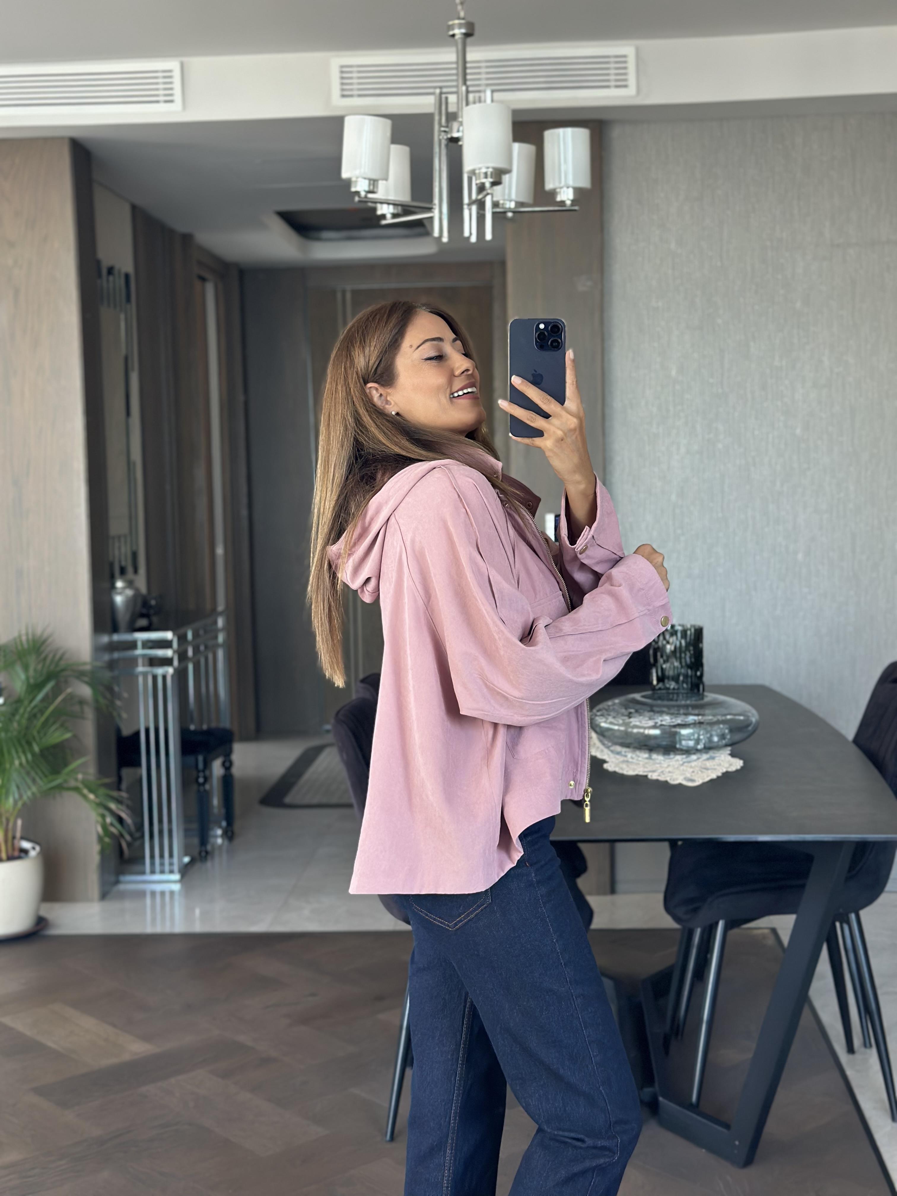 Gül Kurusu Kapüşonlu Cepleri Ve Önü Çıtçıtlı Oversize Kadın Trençkot