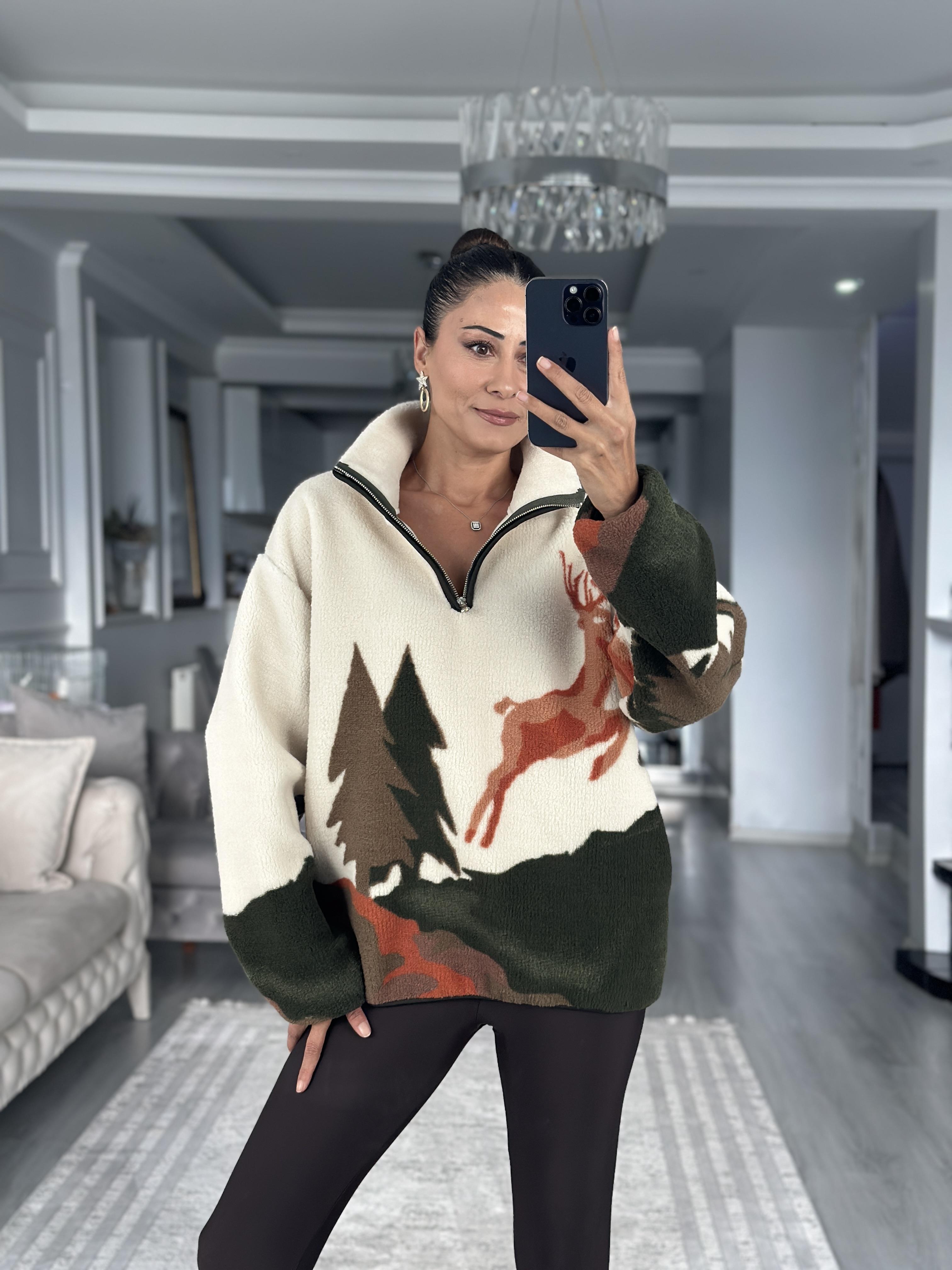 Haki Geyik Ve Çam Desenli Kadın Sweatshirt
