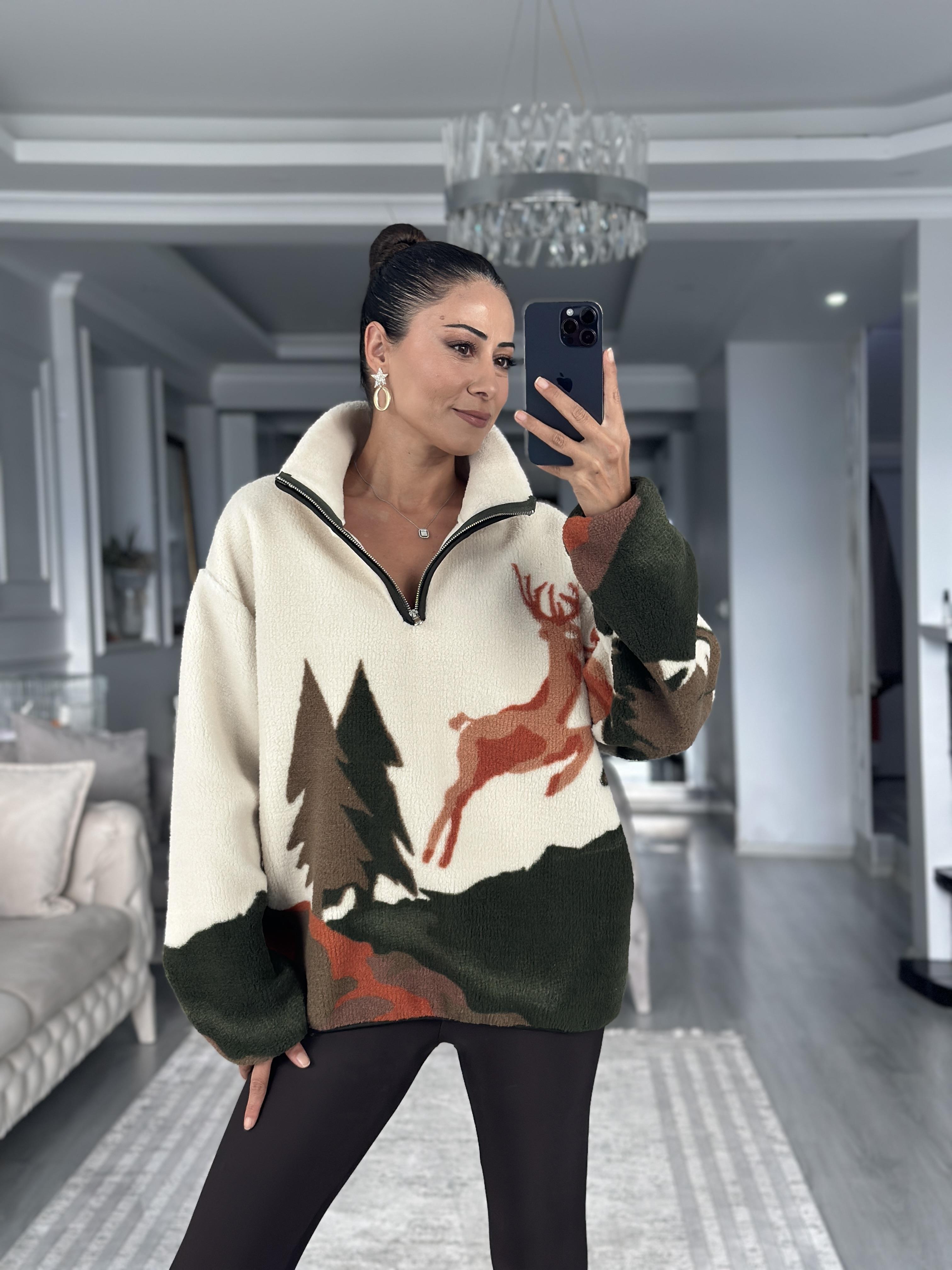 Haki Geyik Ve Çam Desenli Kadın Sweatshirt