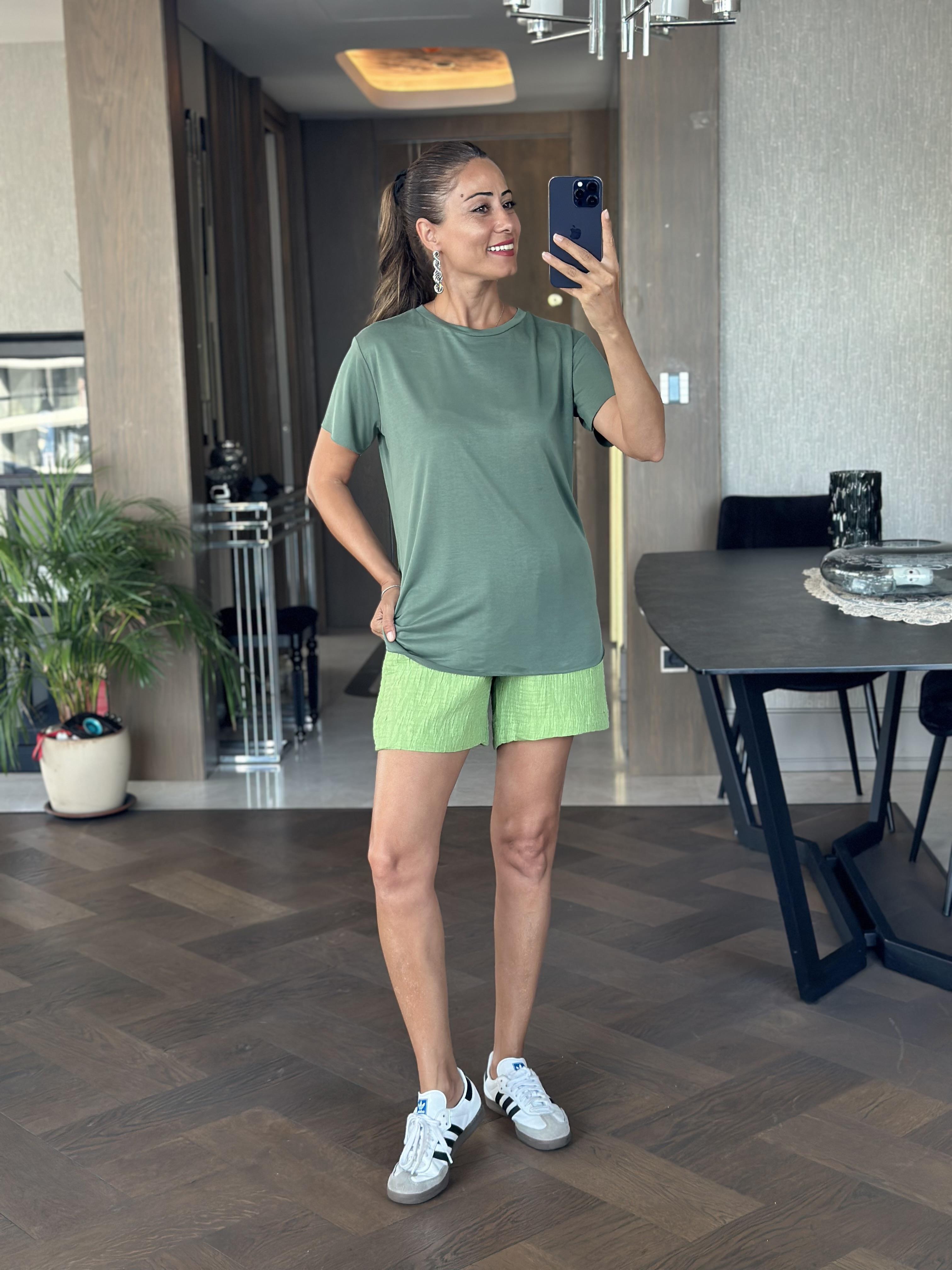 Haki Bisiklet Yaka Modal Kadın T-Shirt