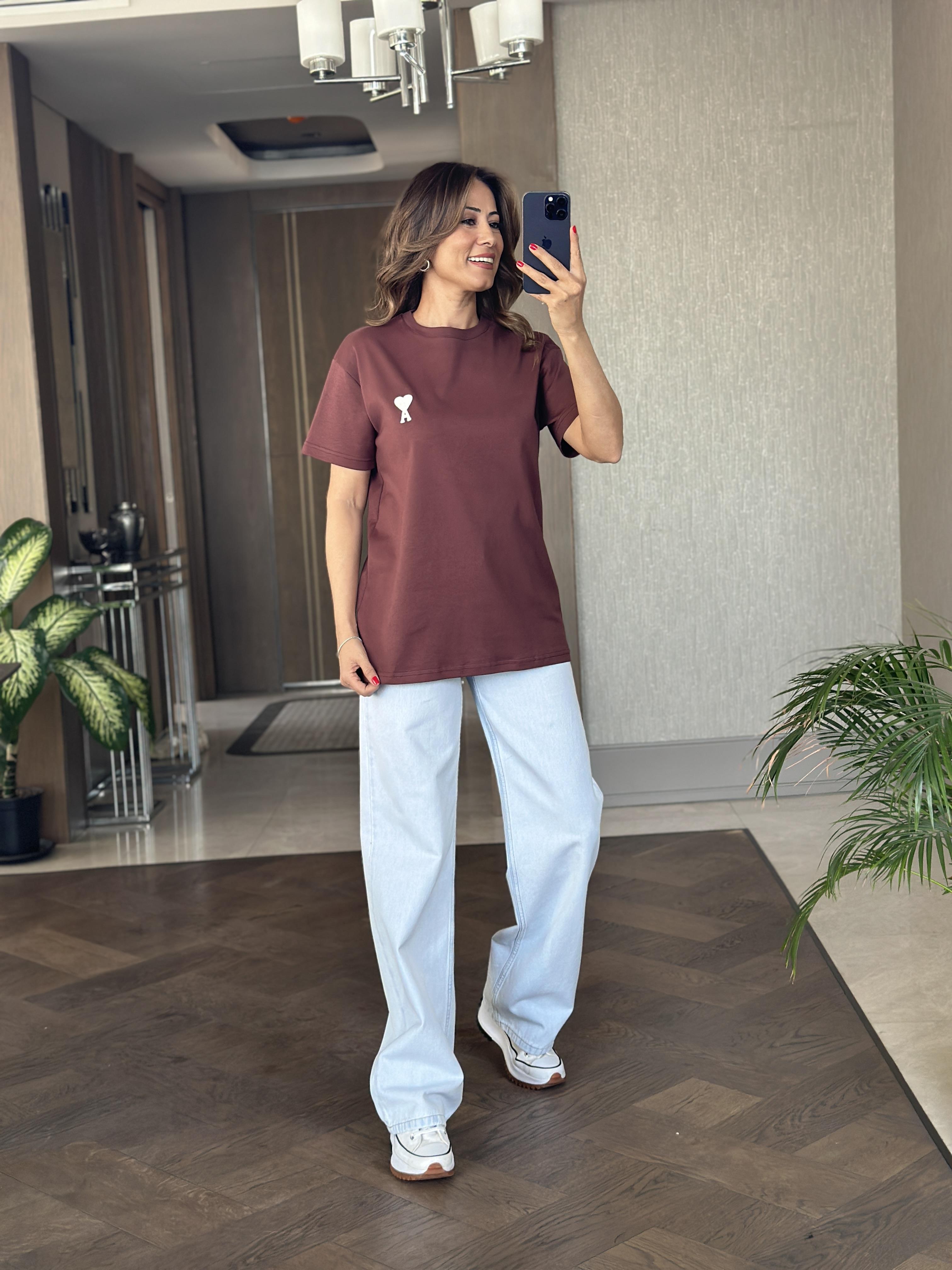 Kahverengi A Nakışlı Bisiklet Yaka Kısa Kol Kadın T-Shirt