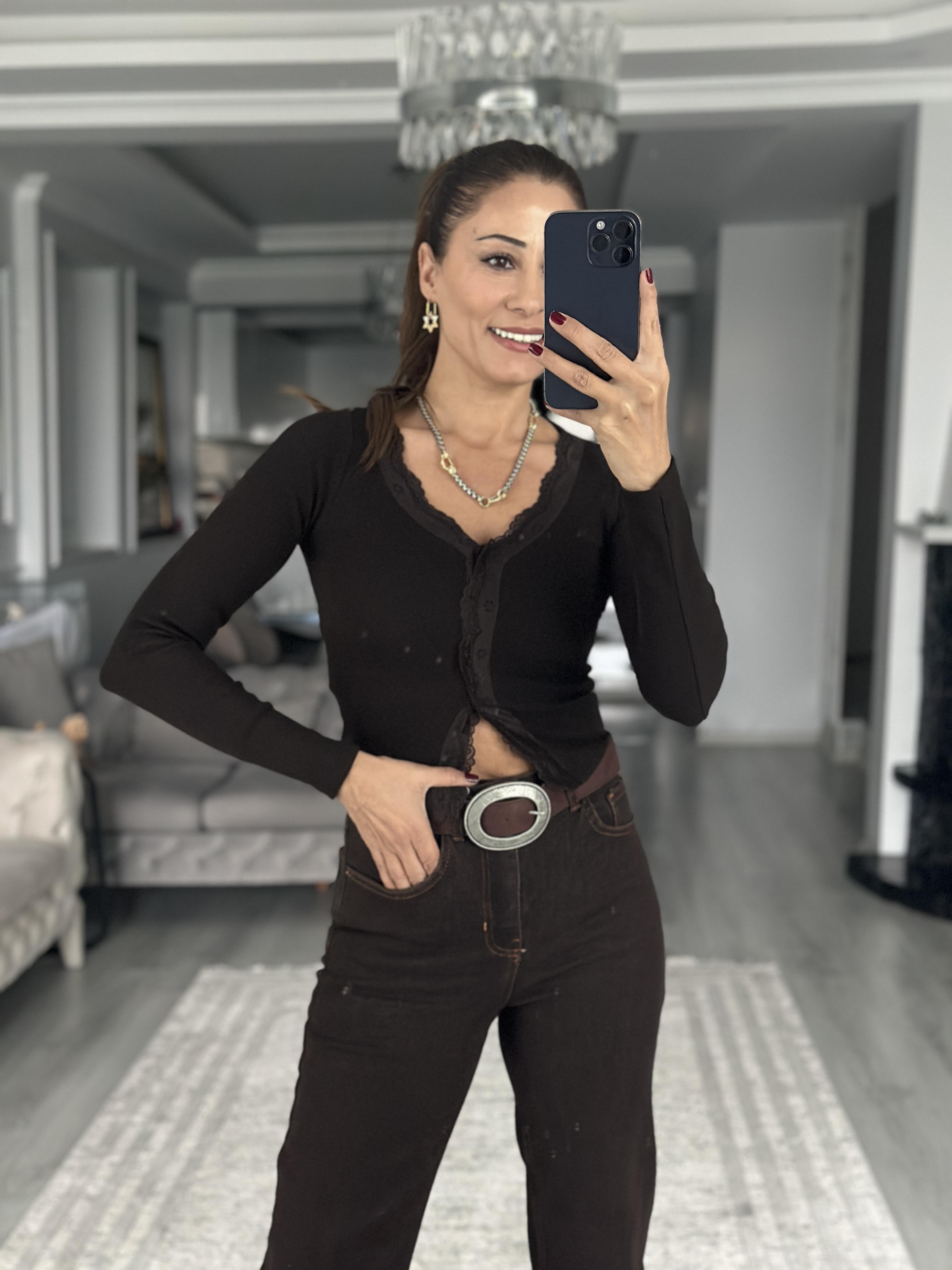 Kahverengi Dantel Şeritli V Yaka Kadın Bluz