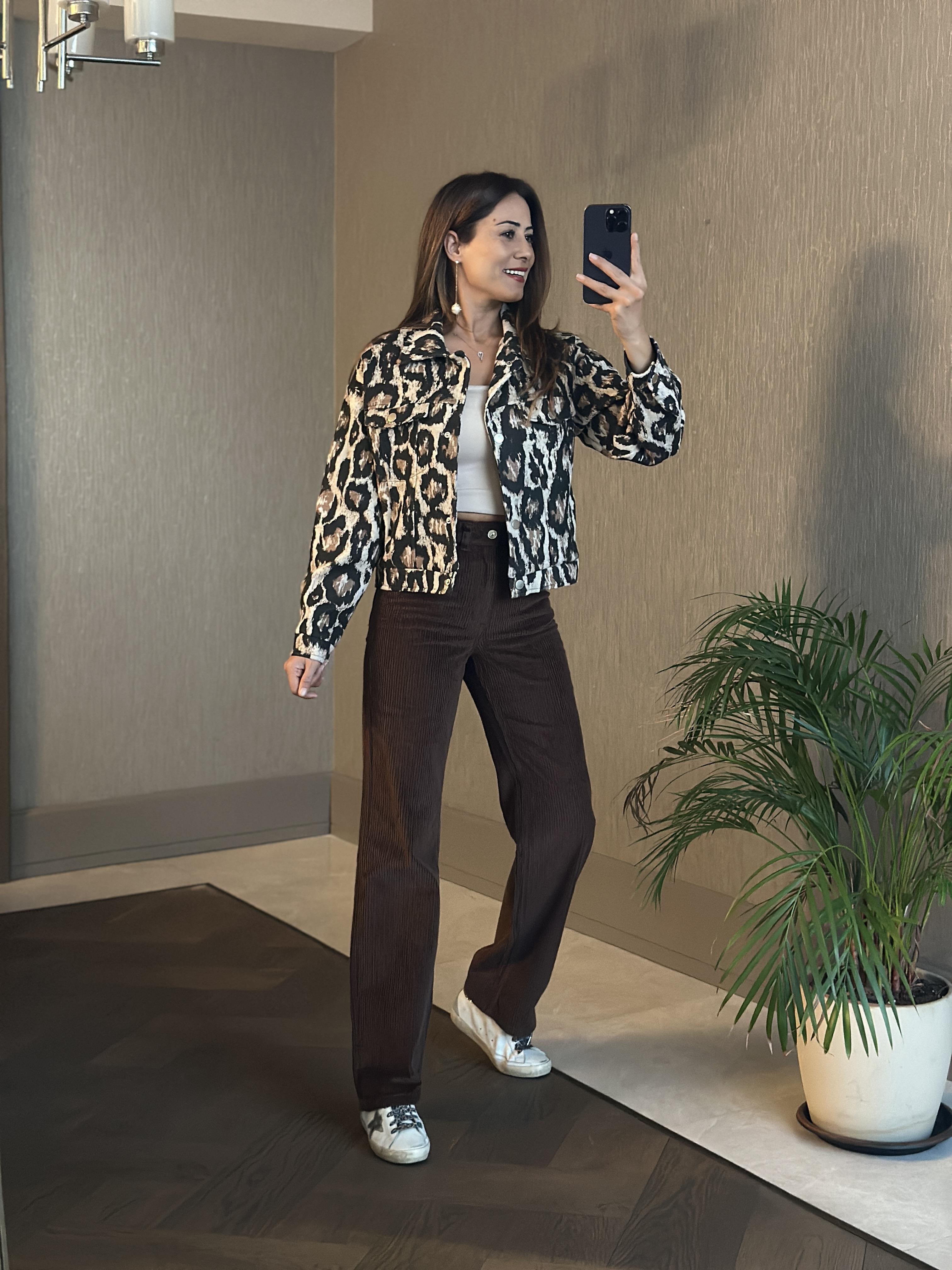 Kahverengi Marka Model Straight Fitilli Kadın Kadife Pantolon