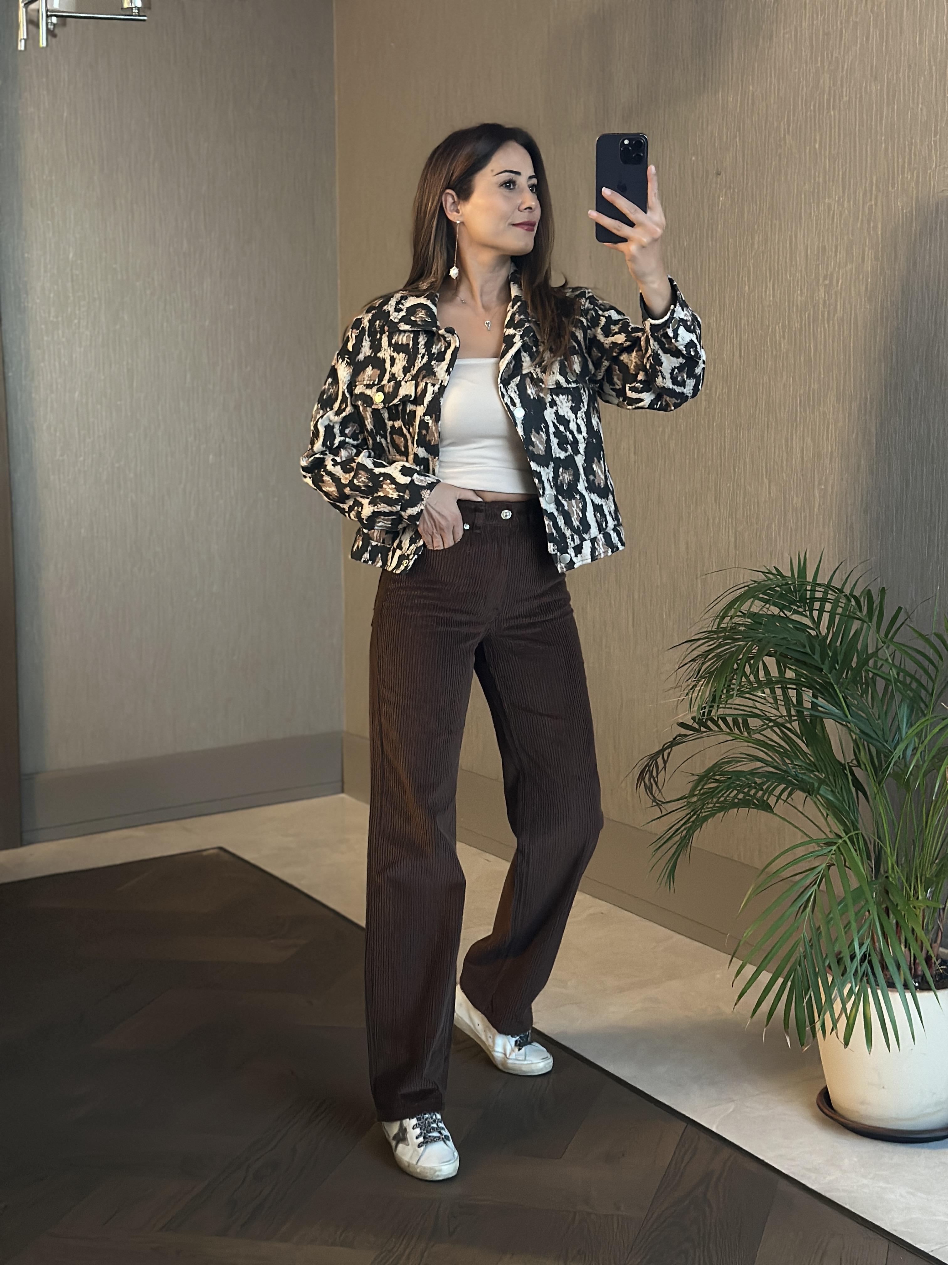 Kahverengi Marka Model Straight Fitilli Kadın Kadife Pantolon