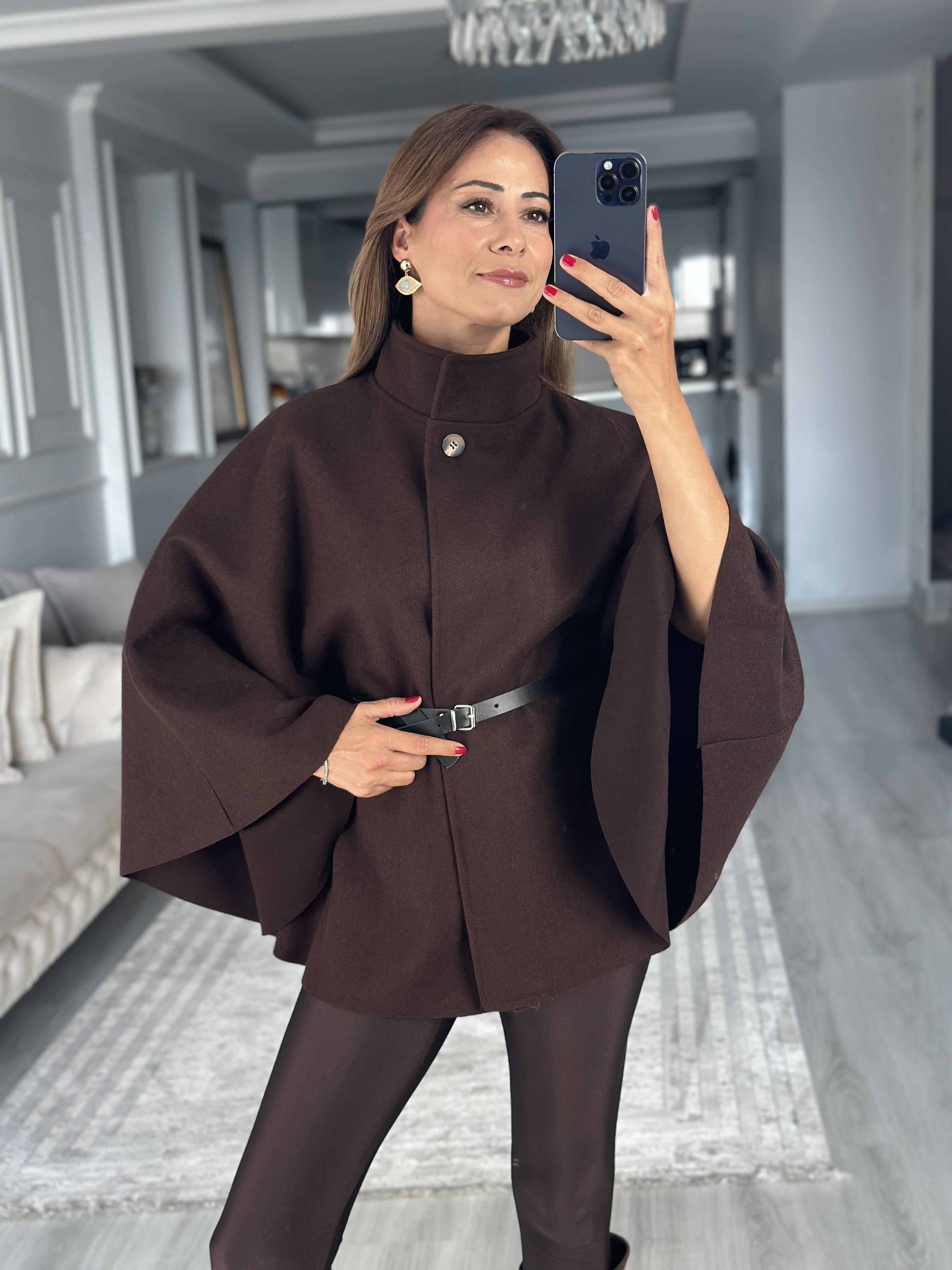 Kahverengi Tek Düğmeli Dik Yaka Kemerli Kadın Kaşe Panço