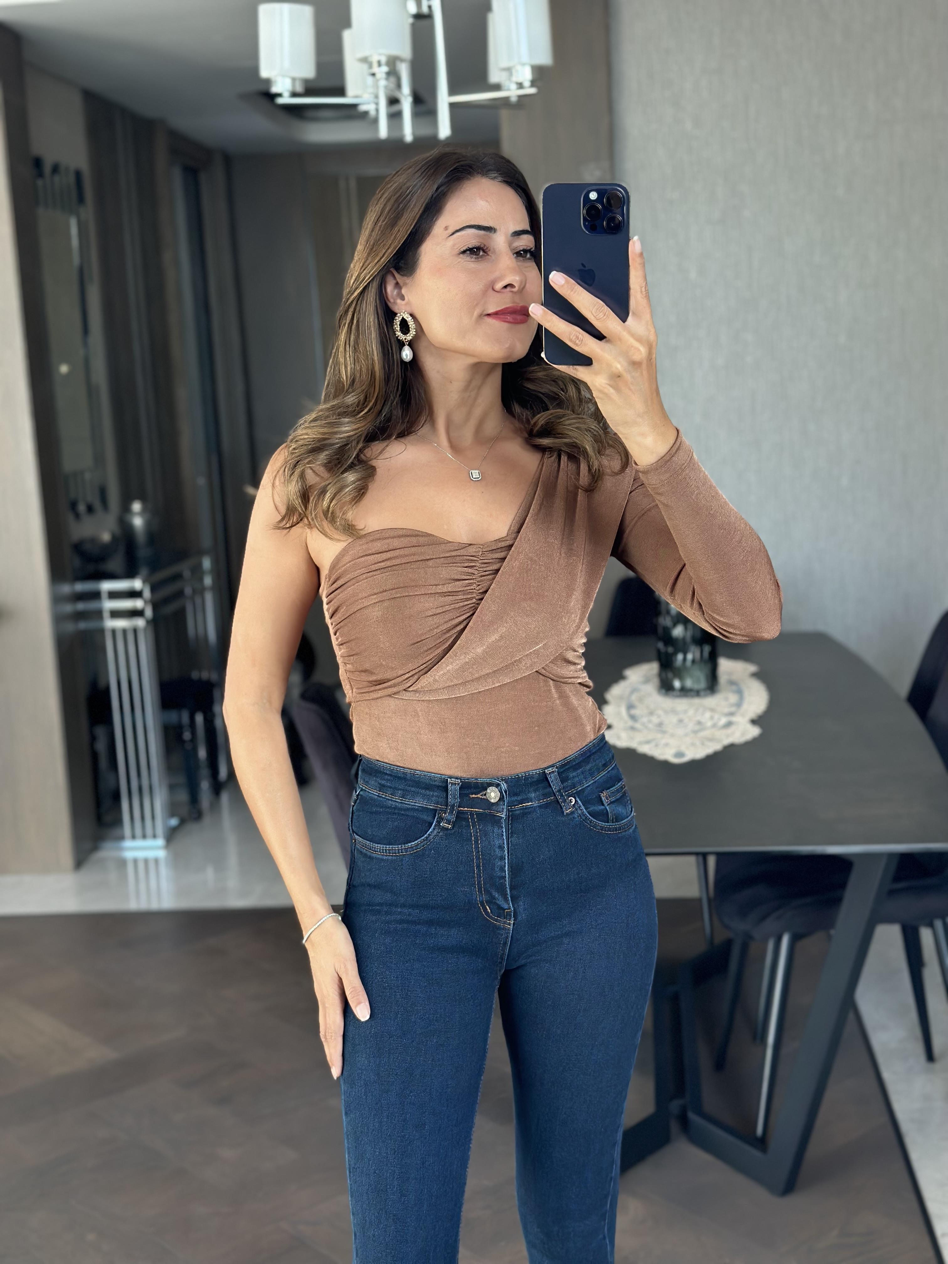 Kahverengi Tek Kol Önü Drape Detaylı Buzzy Kadın Bluz