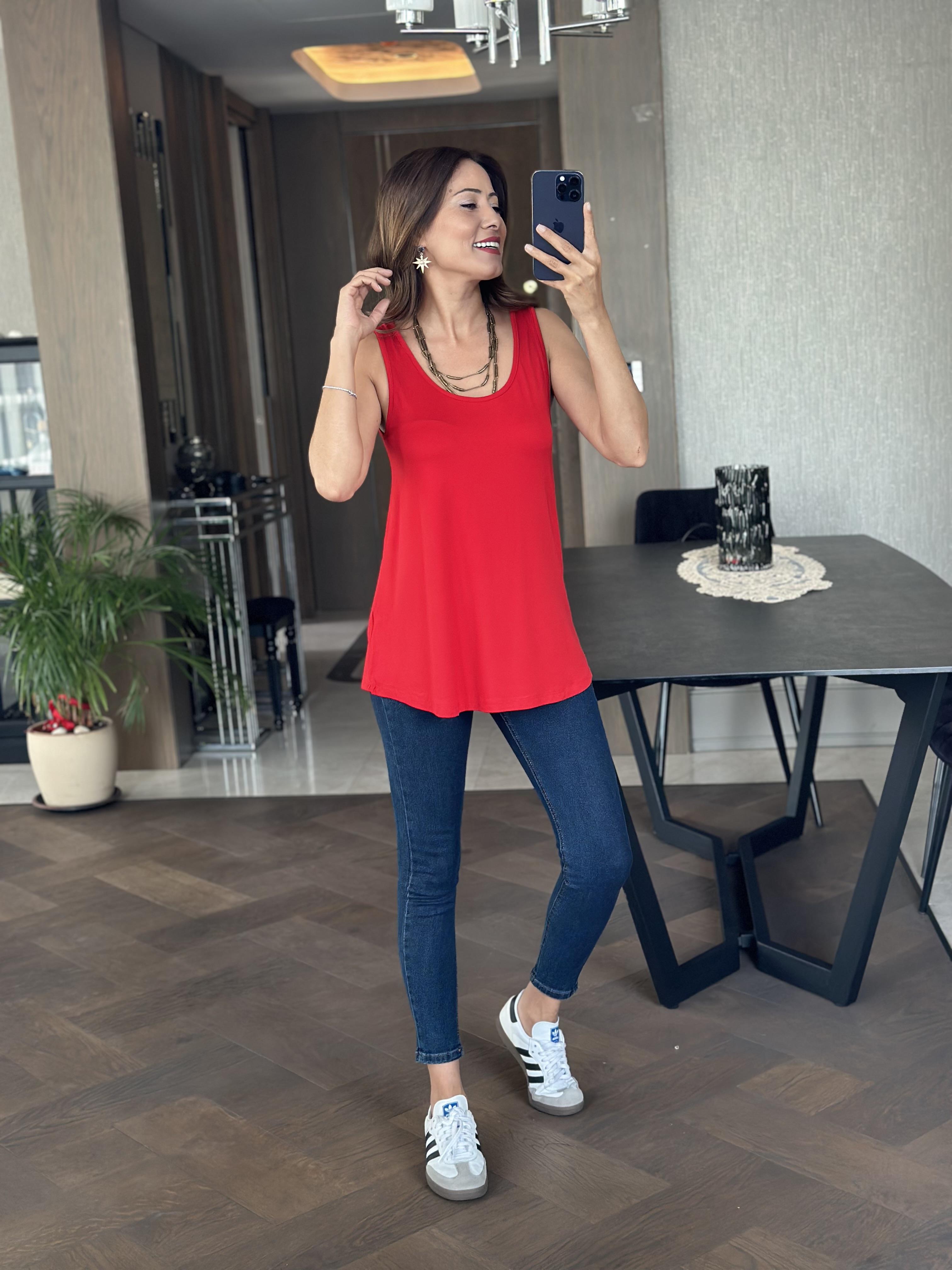 Kırmızı Askılı Eteği Oval Oversize Kadın Bluz