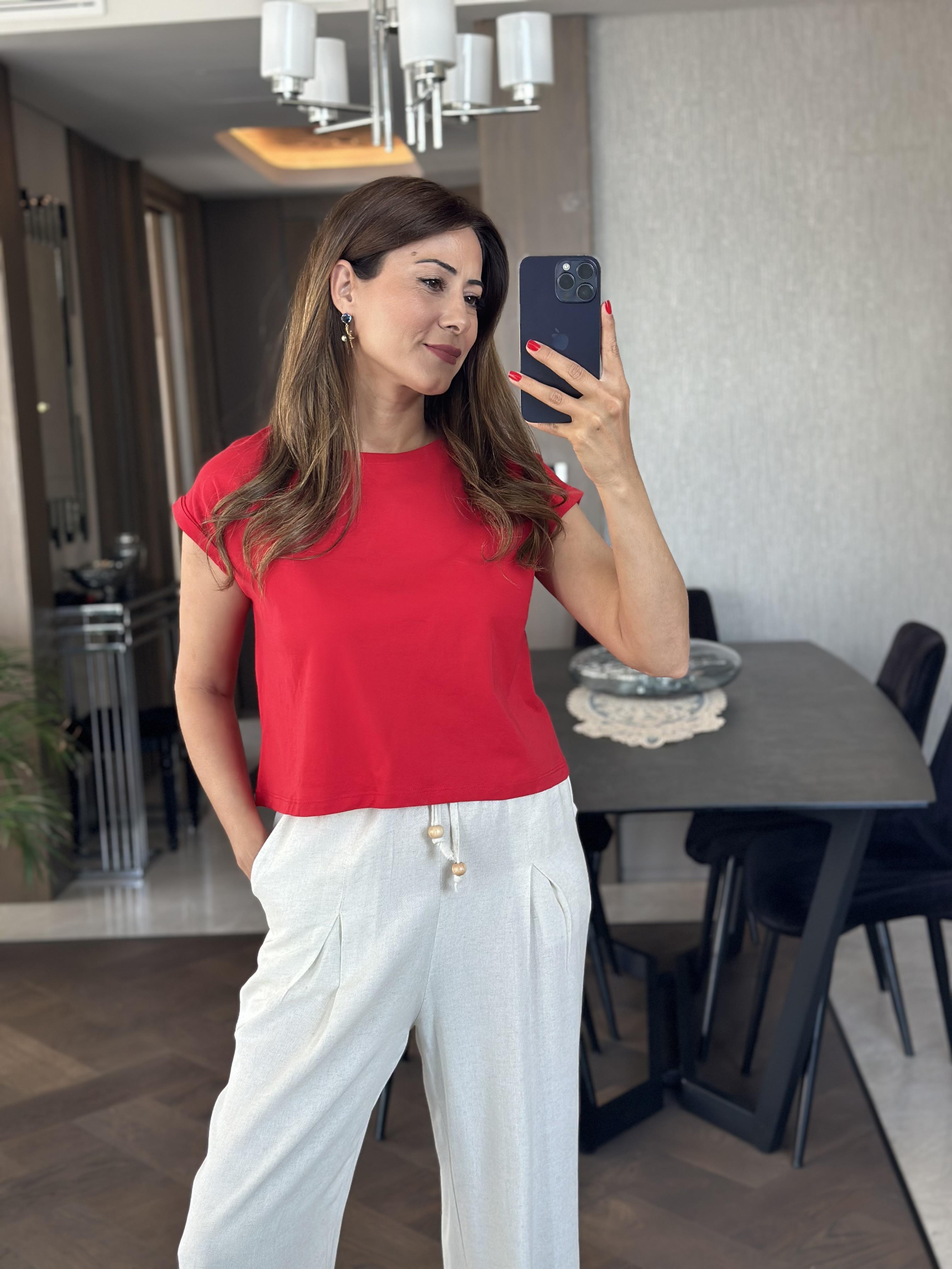 Kırmızı Bisiklet Yaka Basic Top Kadın Crop T-Shirt