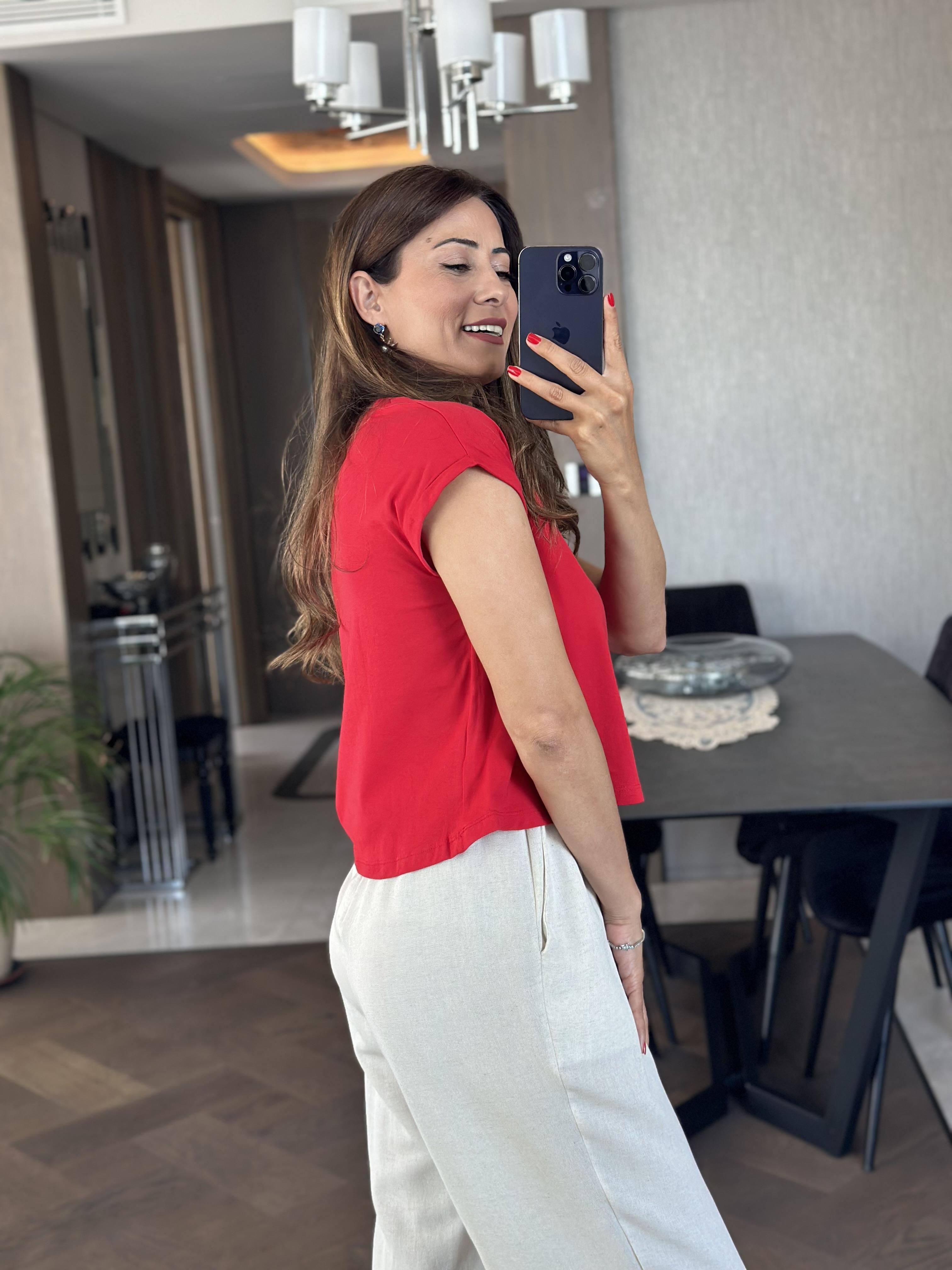 Kırmızı Bisiklet Yaka Basic Top Kadın Crop T-Shirt