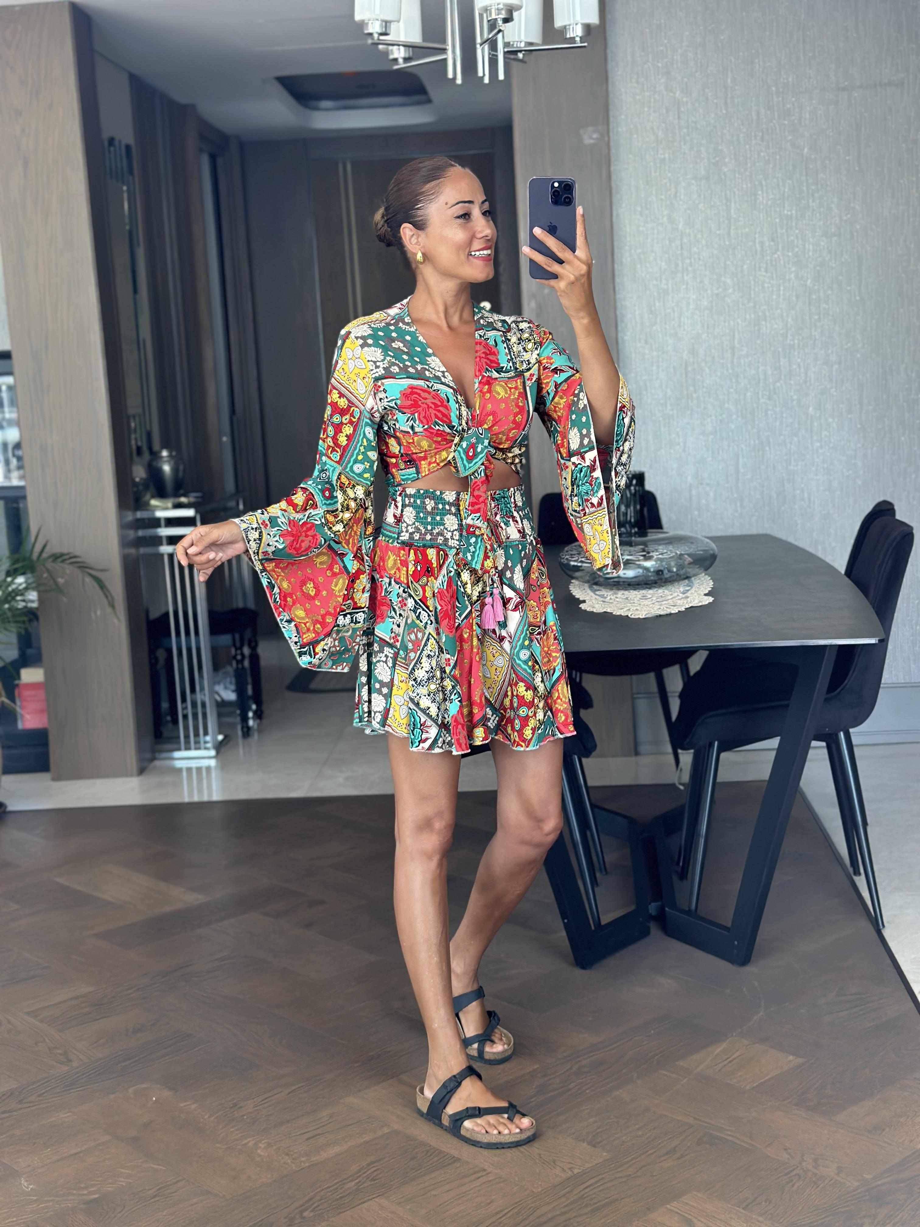 Kırmızı Desenli Bağlamalı Geniş Kol Bluz Şort Kadın Alt Üst Takım