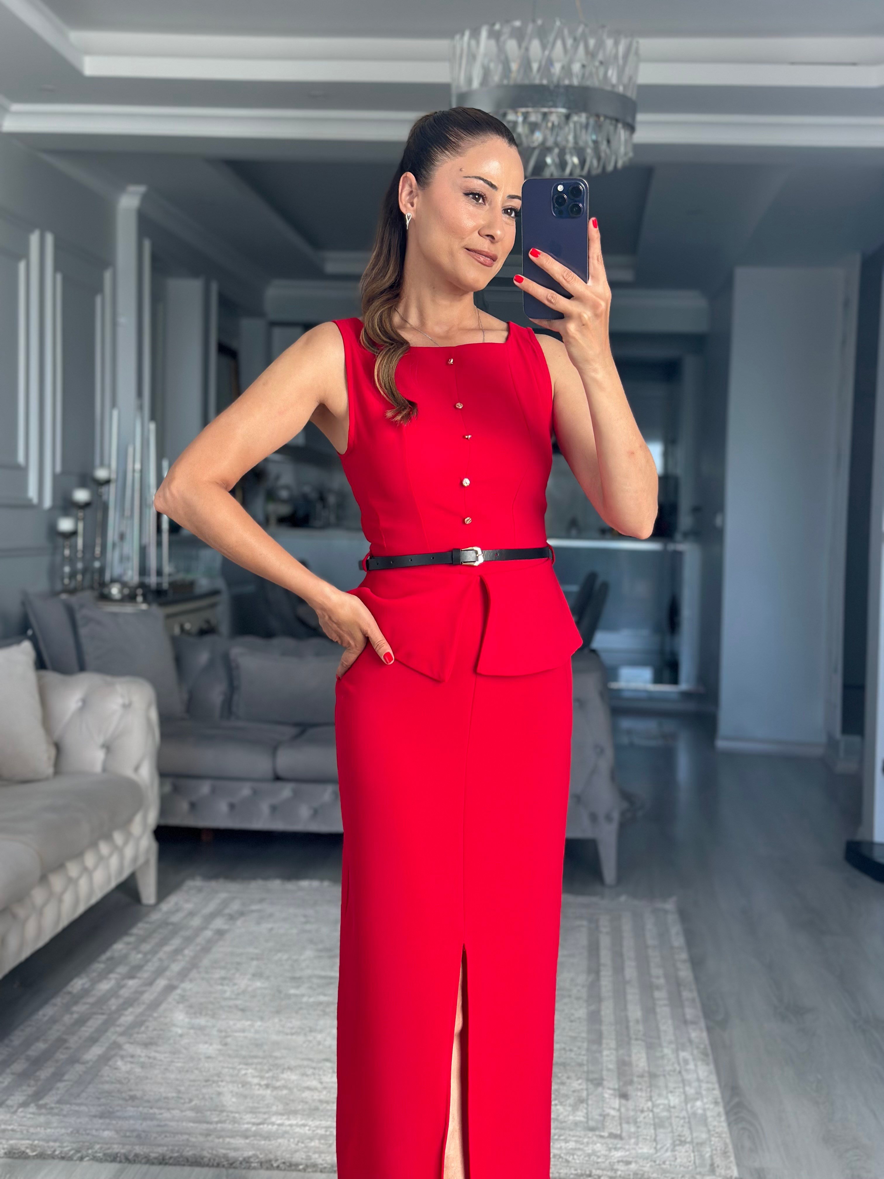 Kırmızı Gold Düğmeli Kemerli Peplum Midi Boy Kadın Elbise