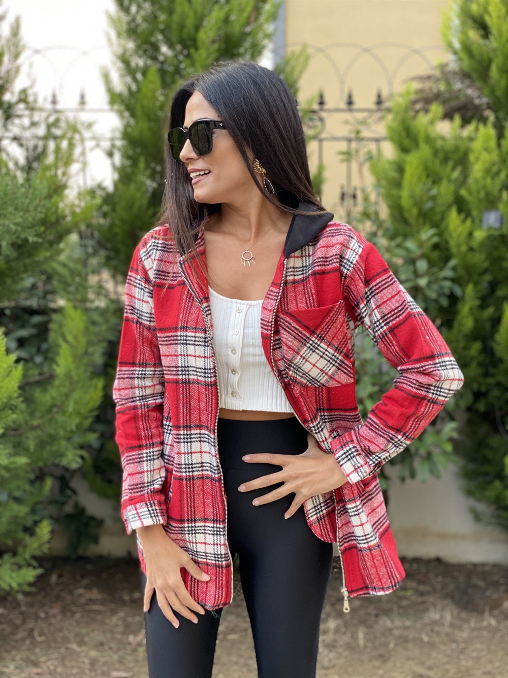 Kırmızı Kapüşonlu Ekose Kadın Gömlek