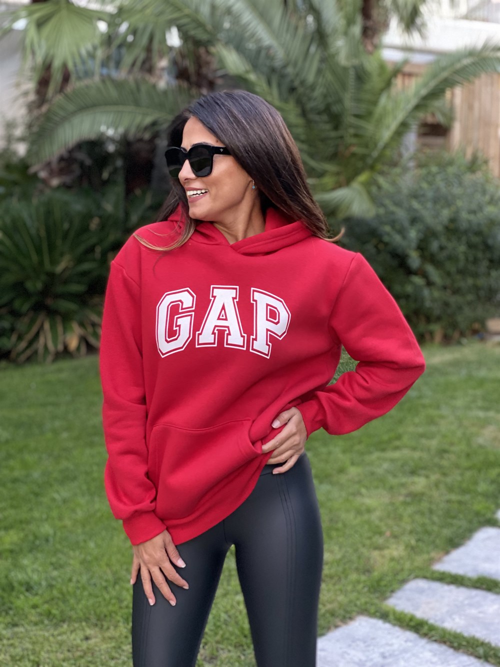 Kırmızı Kapüşonlu Marka Baskılı Kadın Sweatshirt