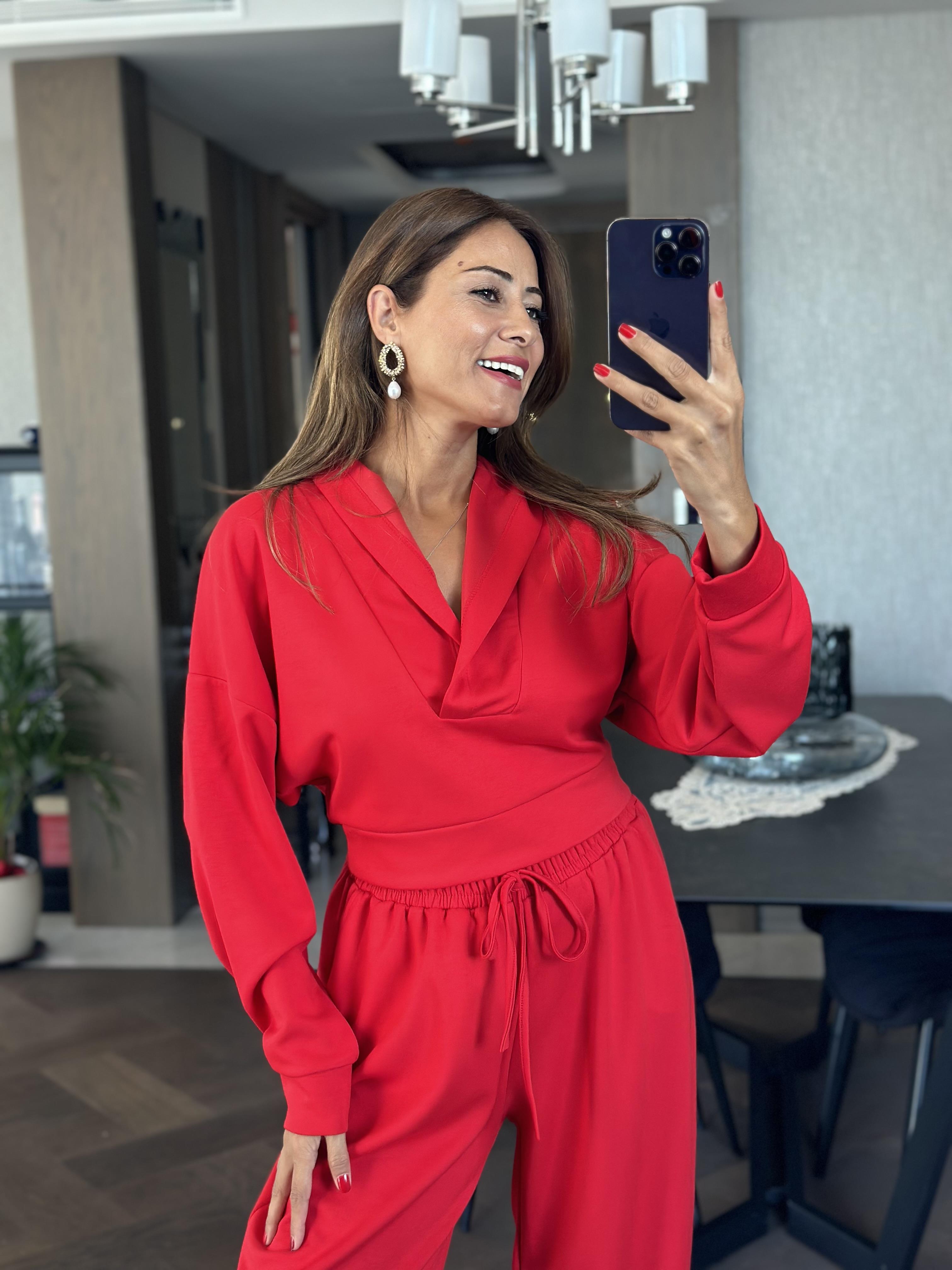 Kırmızı Kapüşonlu Sweat Düz Paça Pantolon Kadın İkili Takım