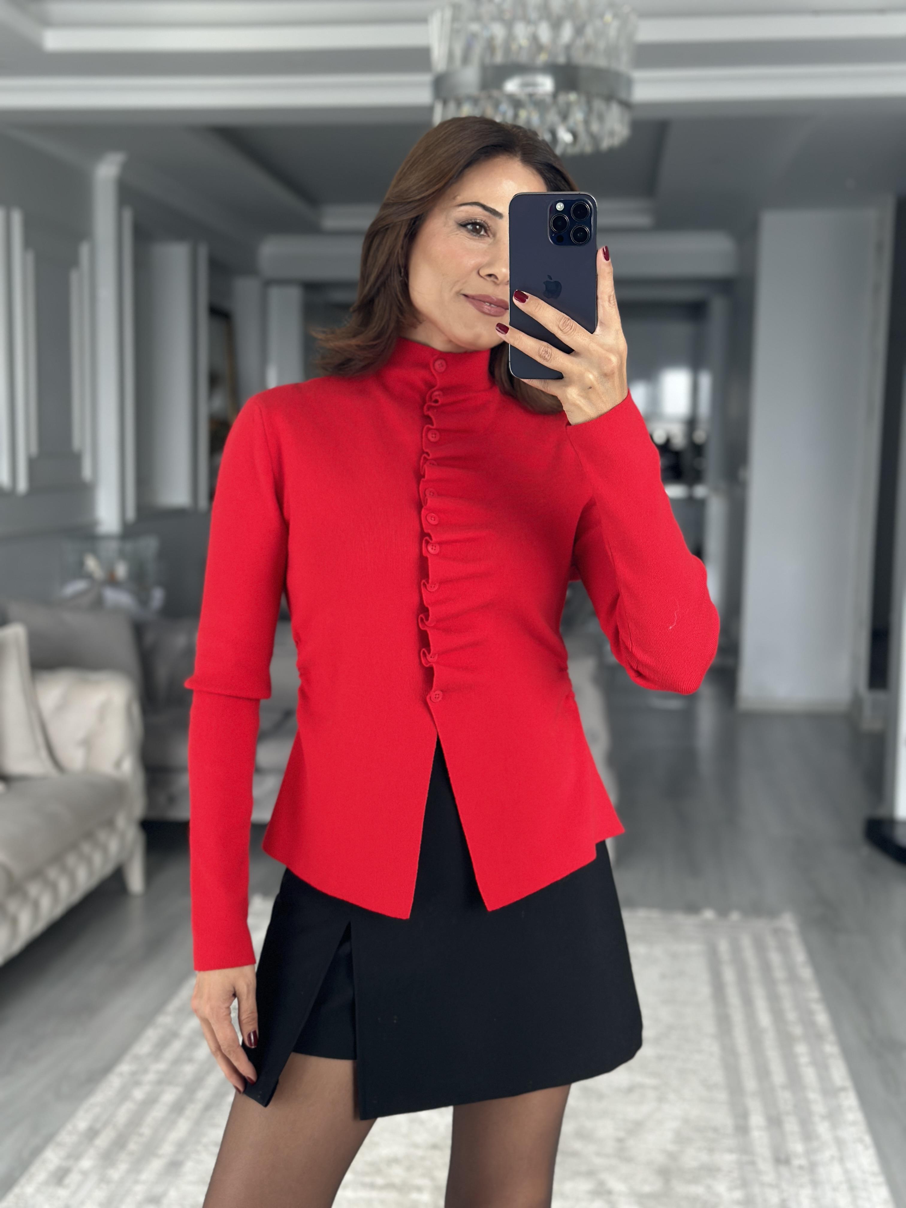 Kırmızı Kendinden Büzgülü Düğmeli Kadın Triko Hırka