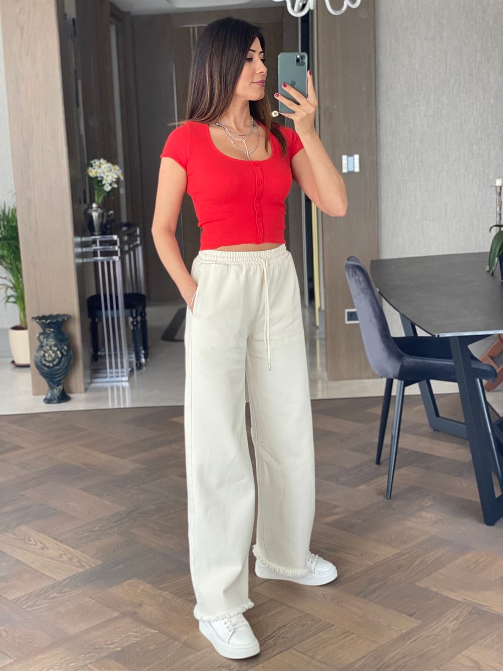 Kırmızı Kısa Kol Önü Düğmeli Crop Body