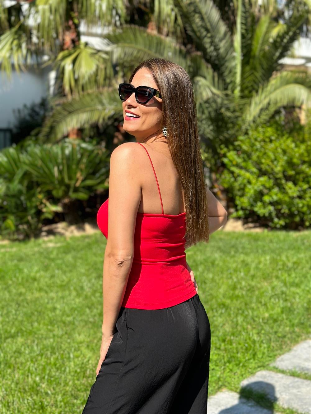 Kırmızı Lastik Askılı Kadın Atlet